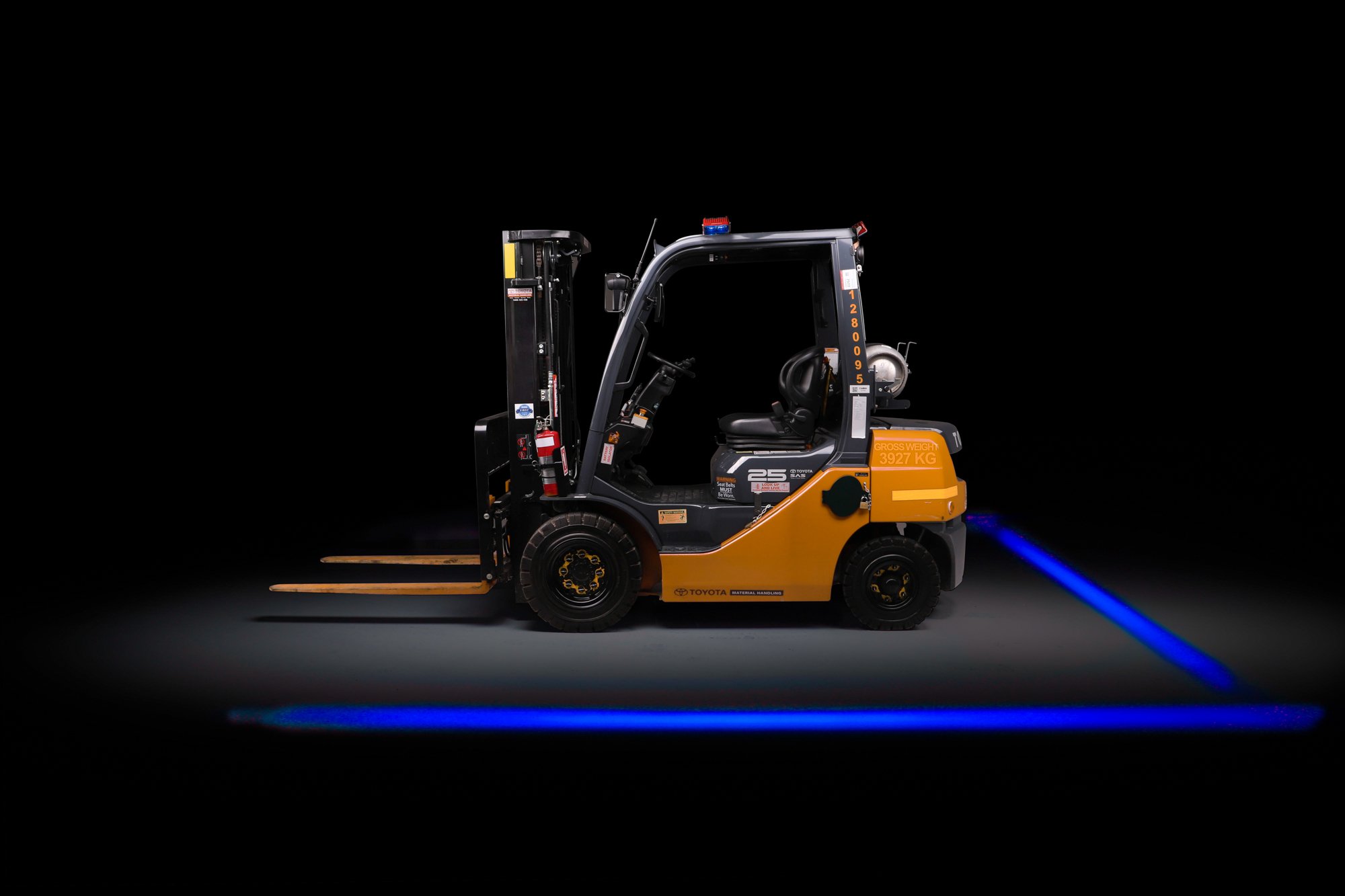 Forklift surrounded by Safety Halo™ exclusion zone by Incident Zero