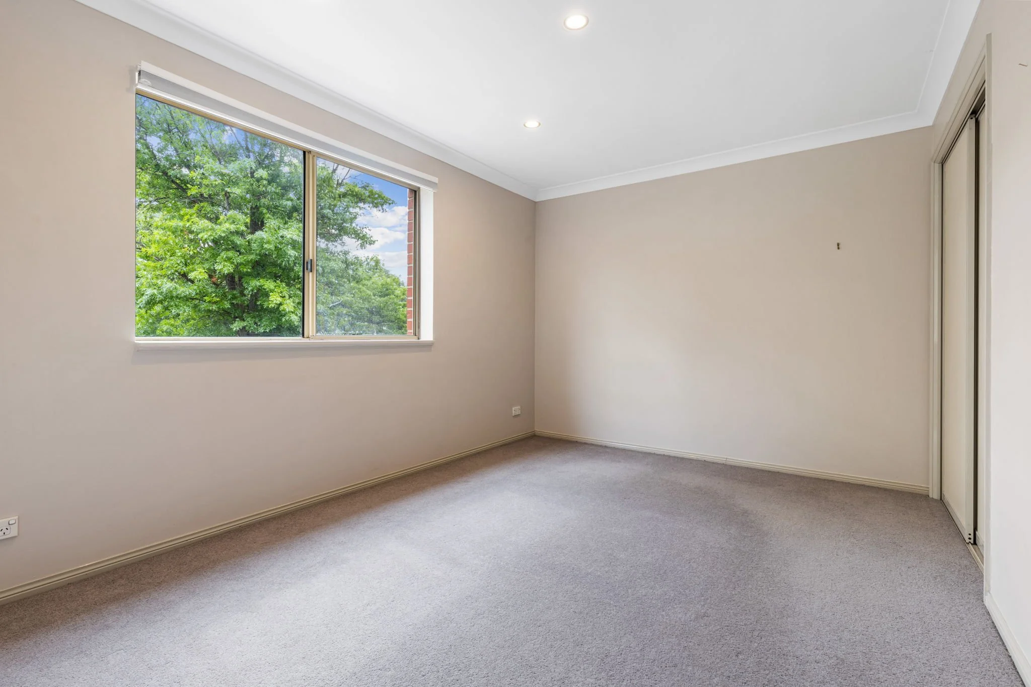 4-web-or-mls-20-19-25-Fawkner-St-4.jpg