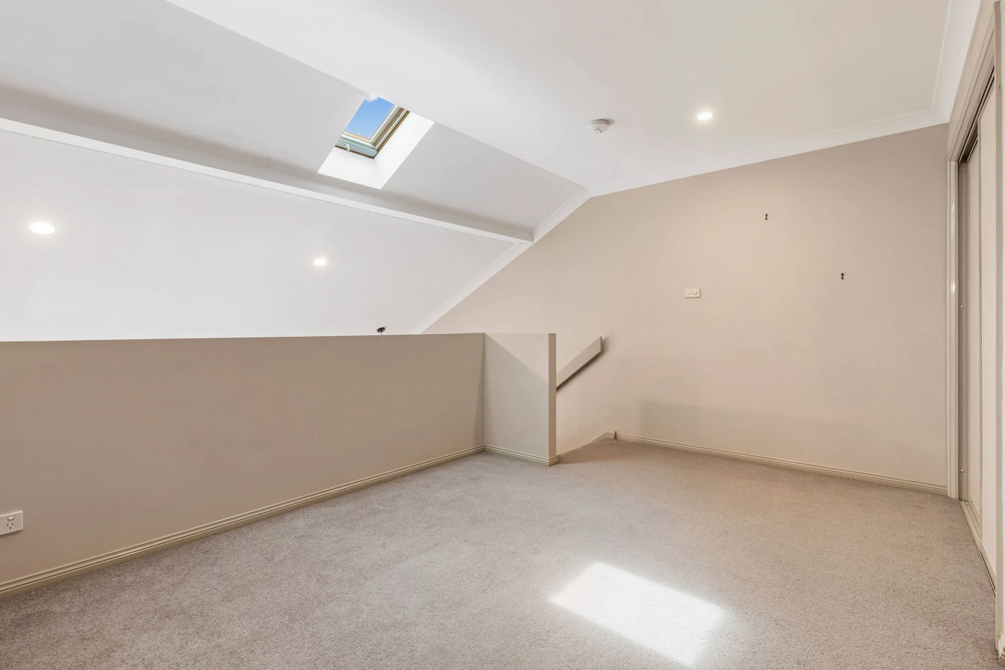 6-web-or-mls-20-19-25-Fawkner-St-6.jpg
