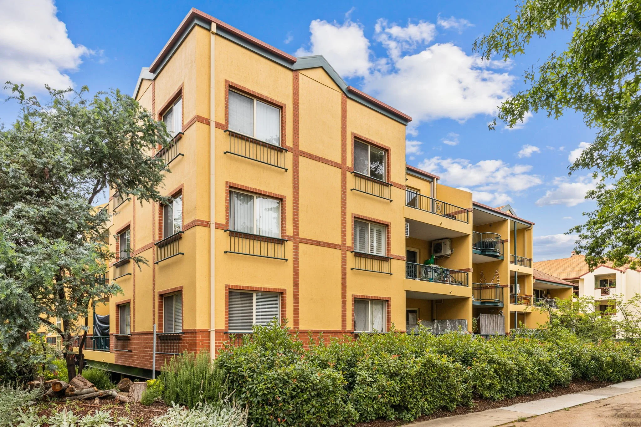 9-web-or-mls-20-19-25-Fawkner-St-9.jpg