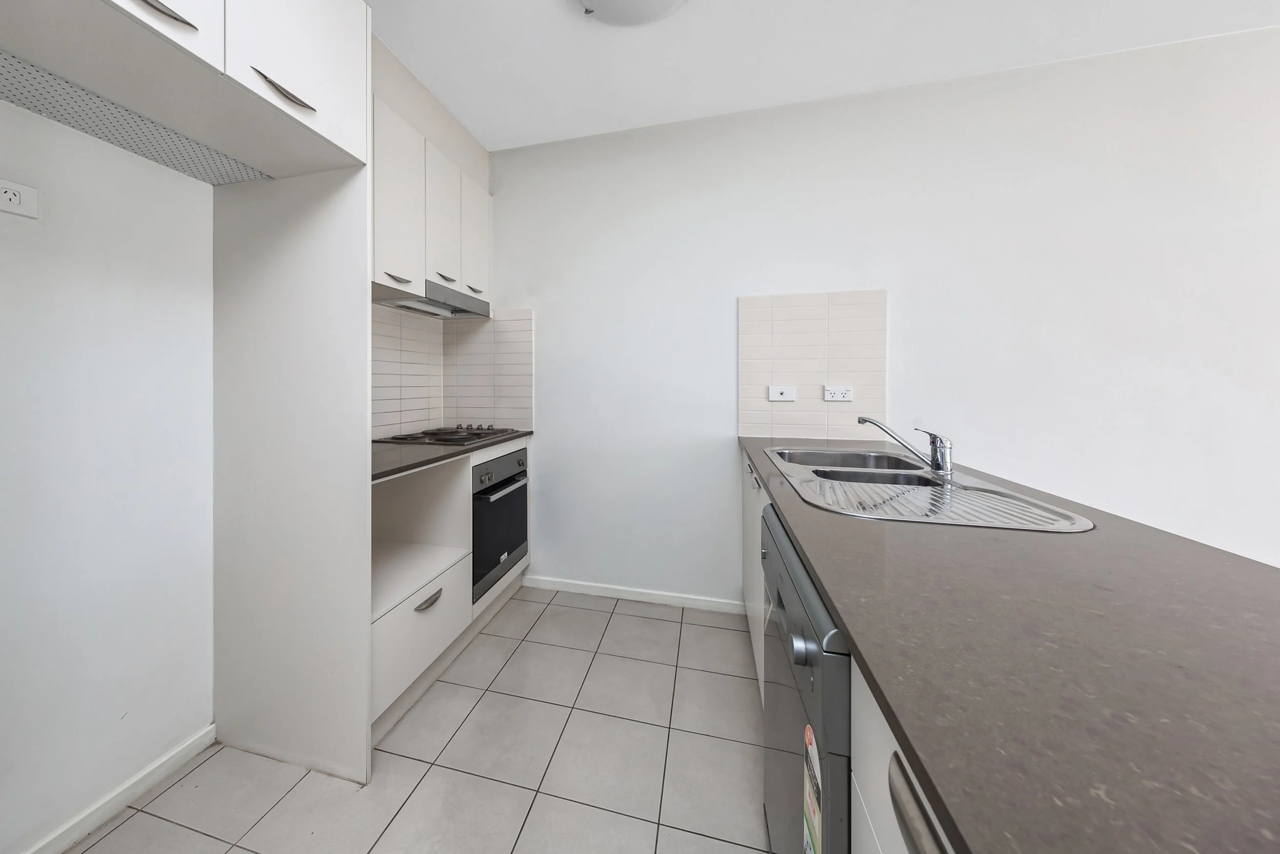 84_329 Flemington Rd_4.jpeg