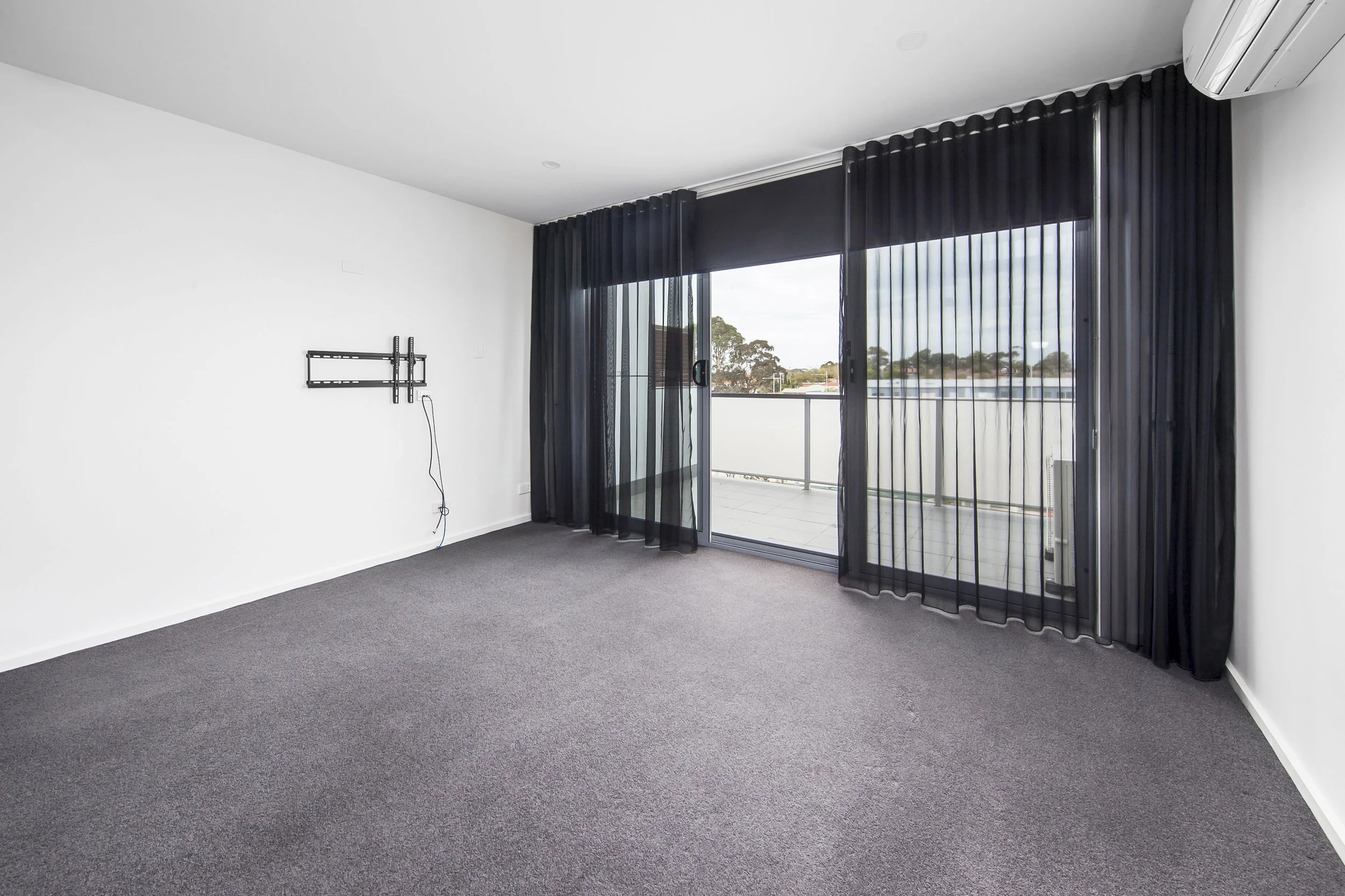 41_815 Horespark Dr Amaroo_4.jpg