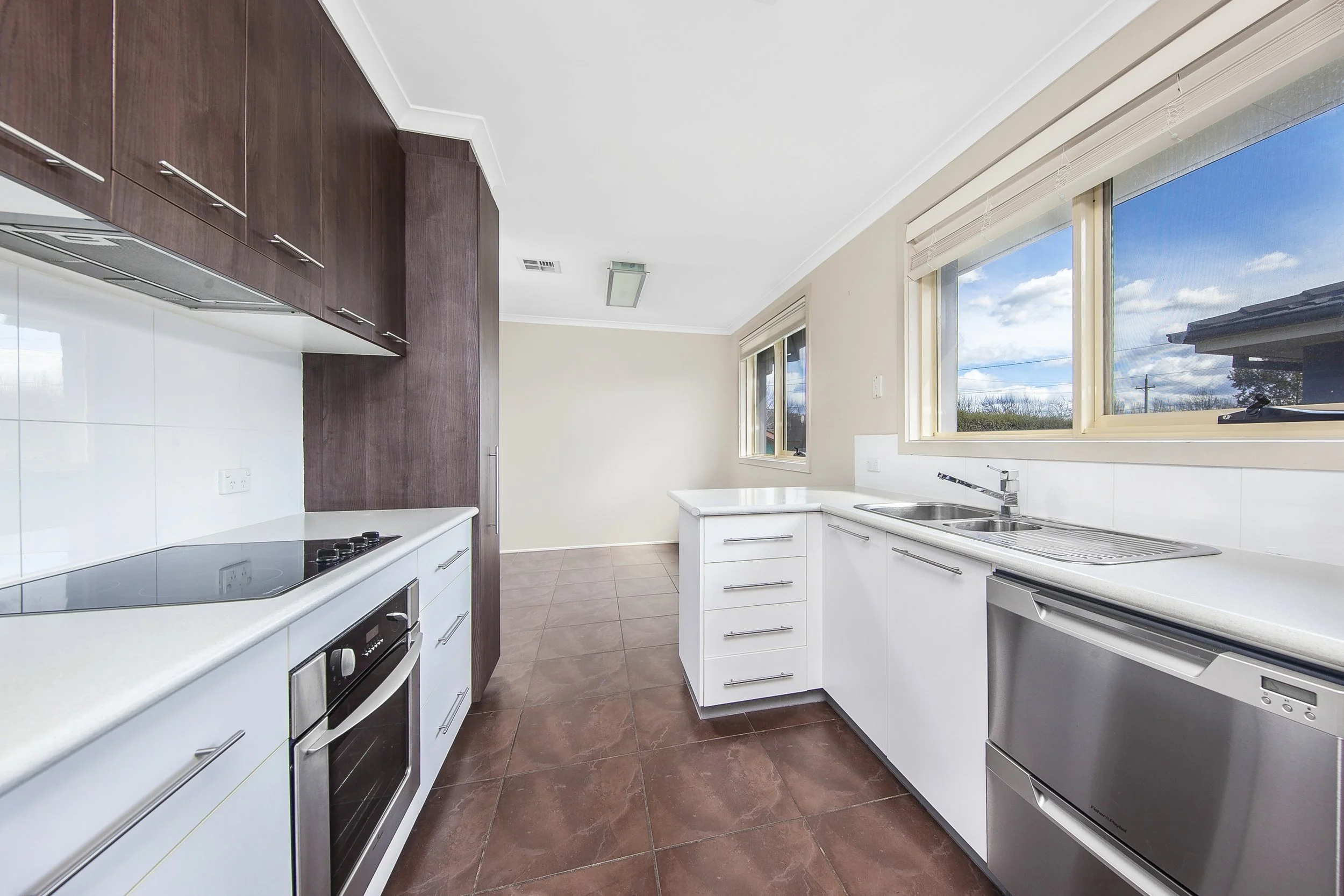 110A Mawson Dr Mawson_4.jpg