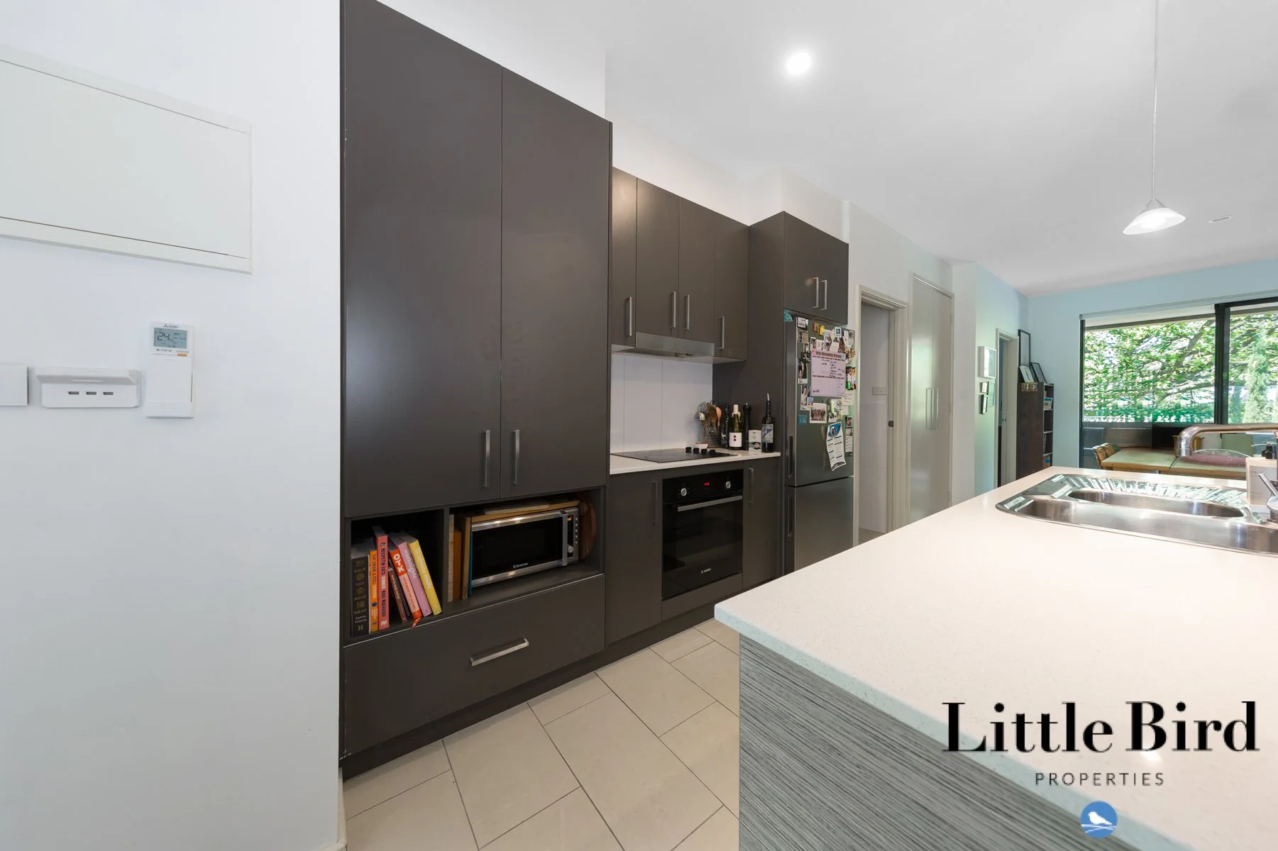 7_135 Limestone Ave Braddon_5.jpg