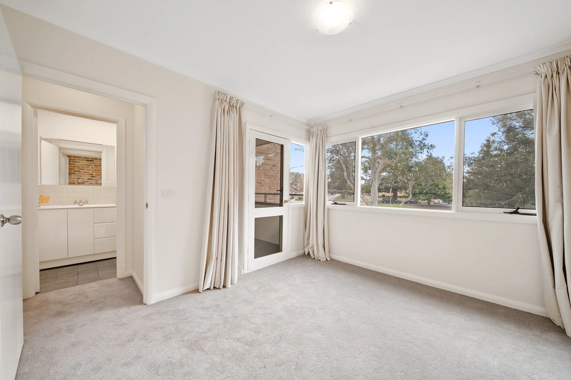 Reid 52-1 Kogarah Lane_15.jpg