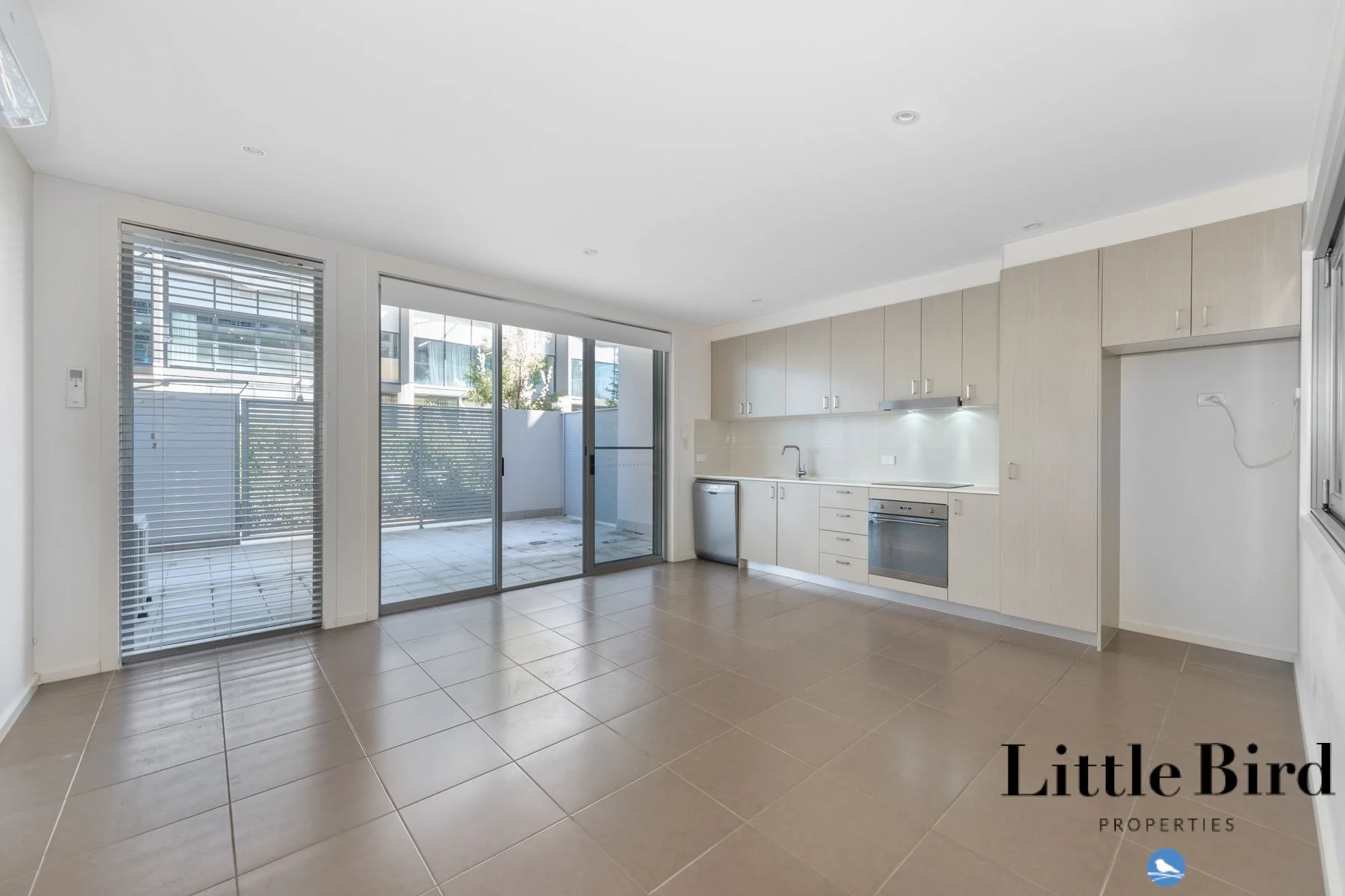 7_35 Torrens st Braddon_3.jpg