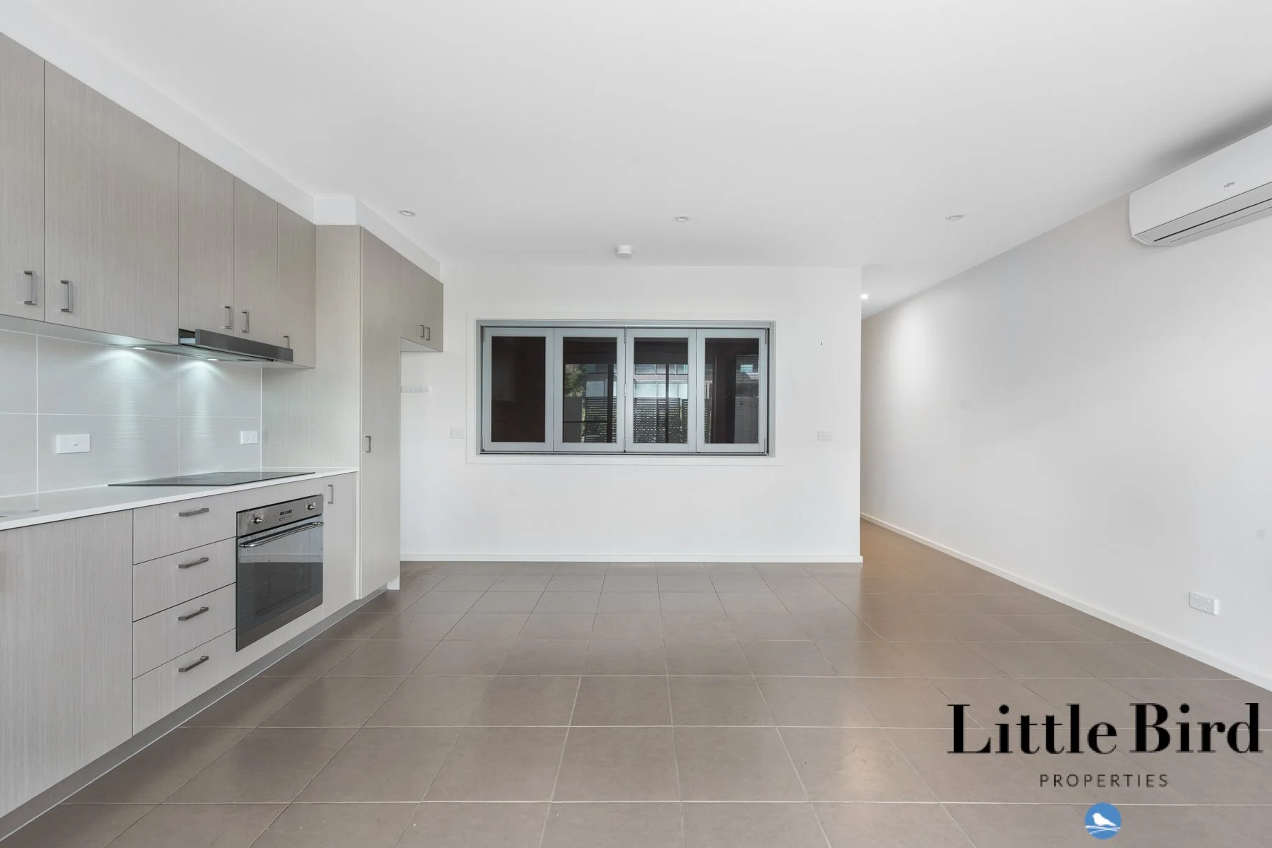 7_35 Torrens st Braddon_4.jpg