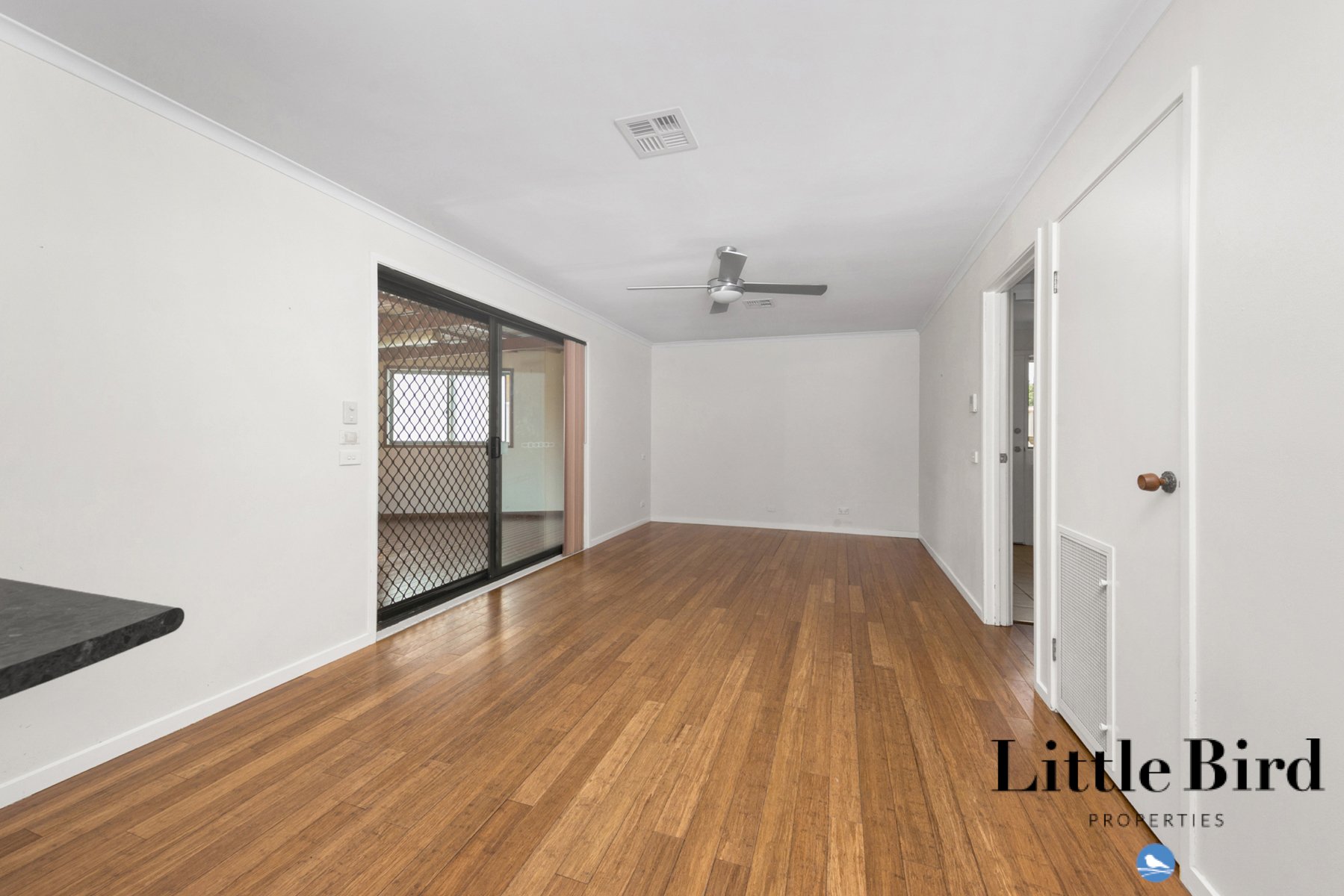 19 Deamer Cres Chisholm_10.jpg