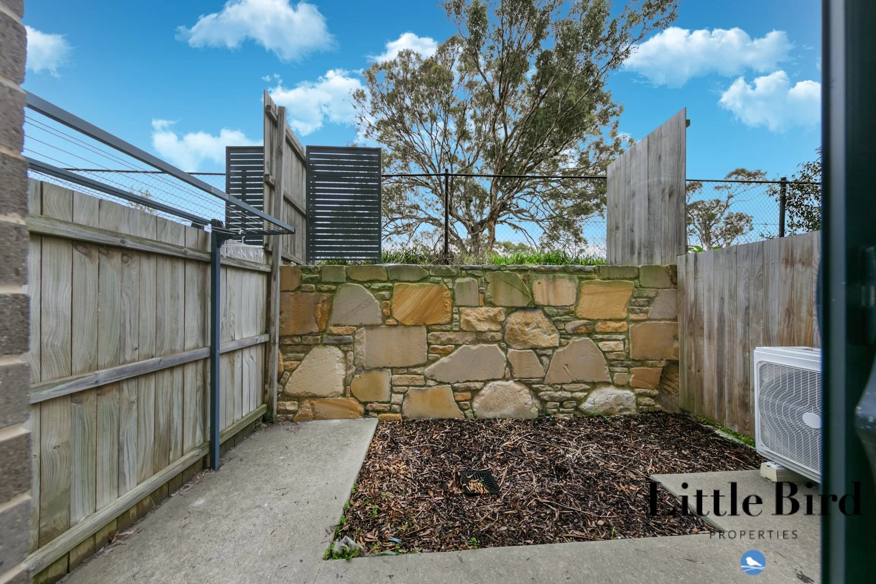 4_1 Bon Scott Cres Moncrieff_20.jpg
