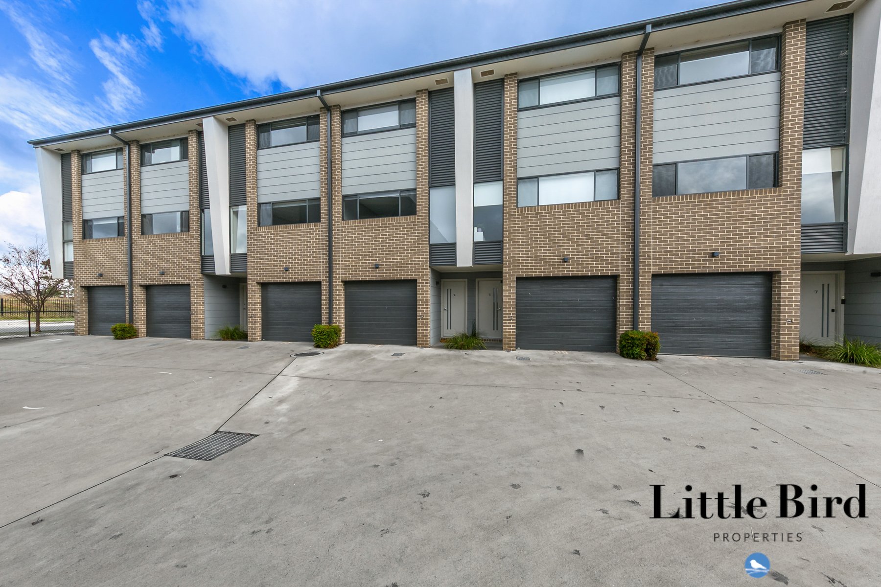 4_1 Bon Scott Cres Moncrieff_2.jpg