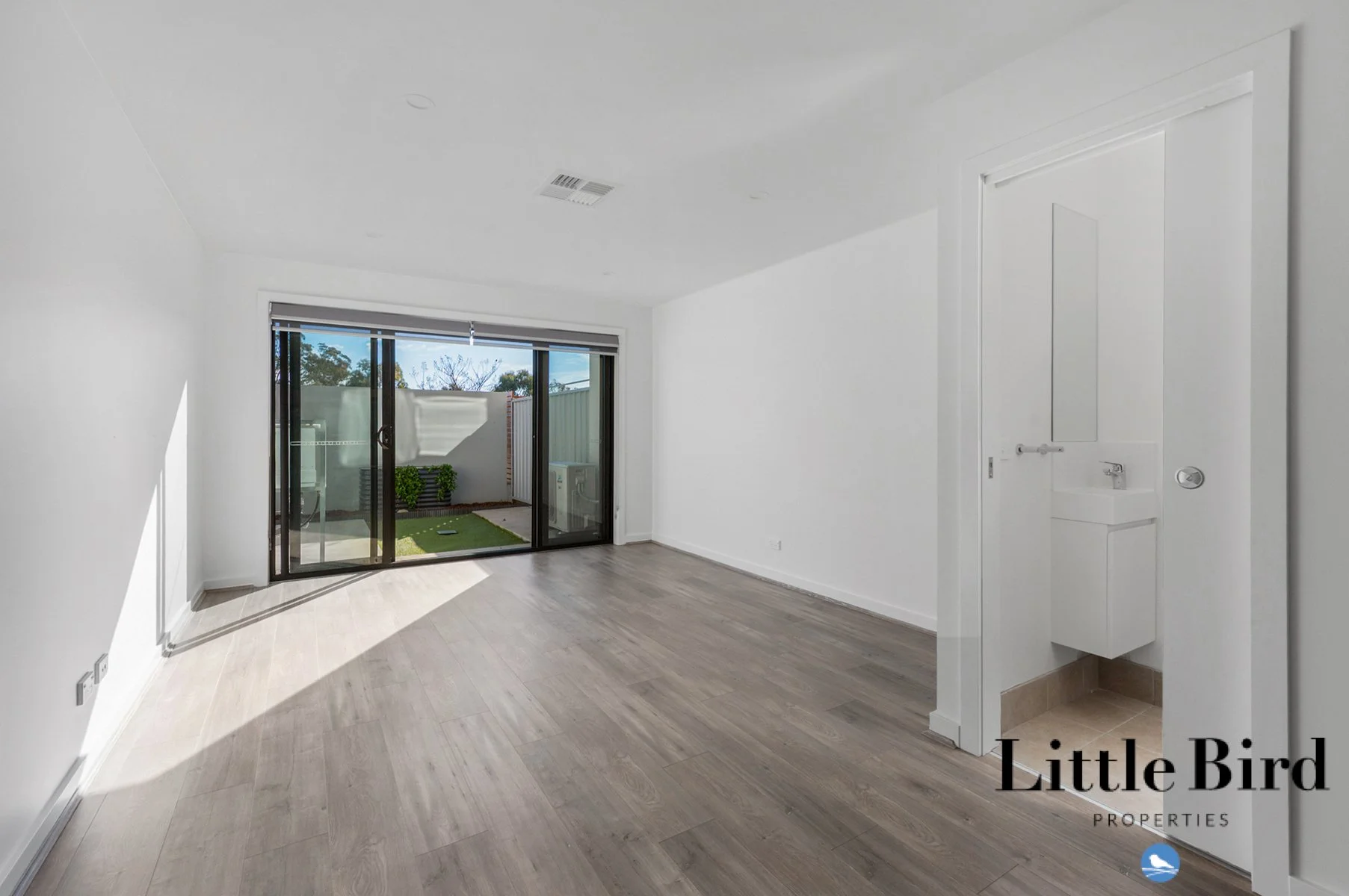 63_12 Hawksbill St Throsby_10.jpg