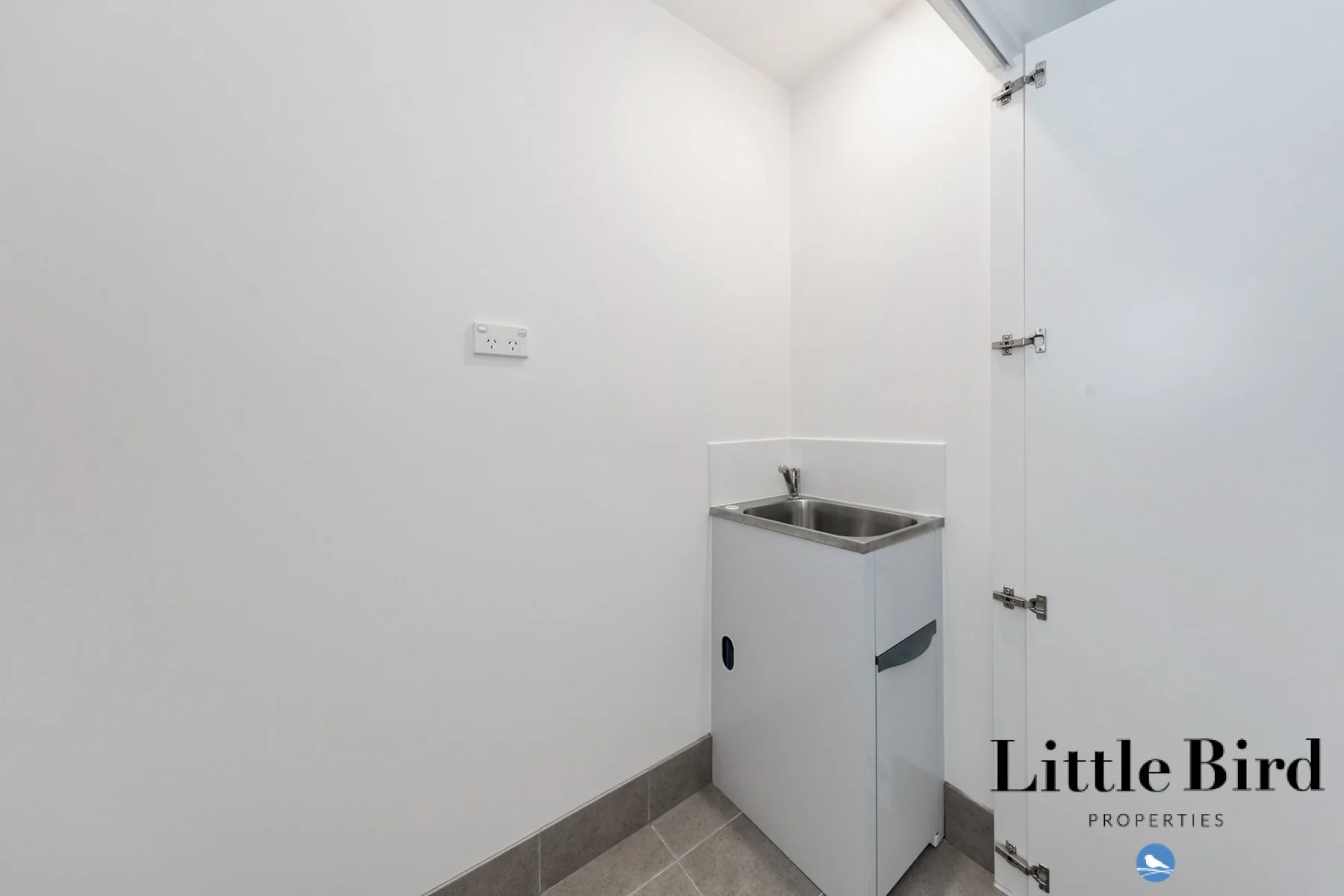 63_12 Hawksbill St Throsby_15.jpg