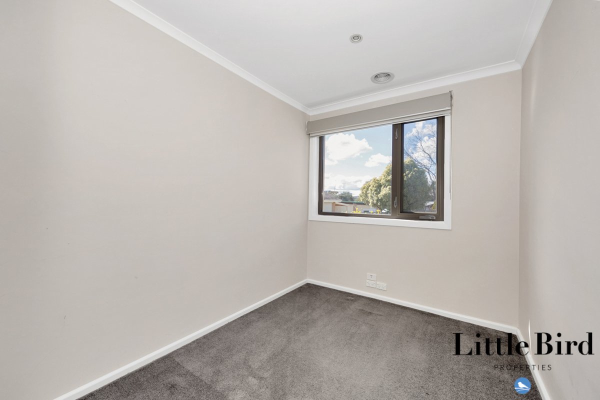7 Eggleston cres Chifley_14.jpg