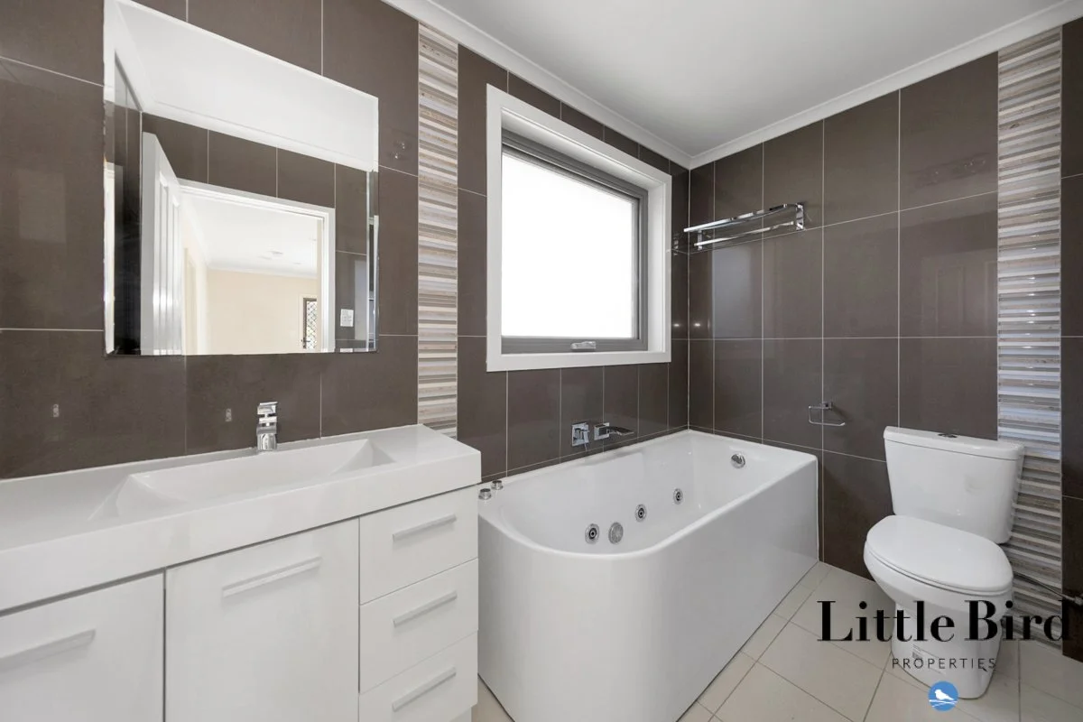 7 Eggleston cres Chifley_16.jpg