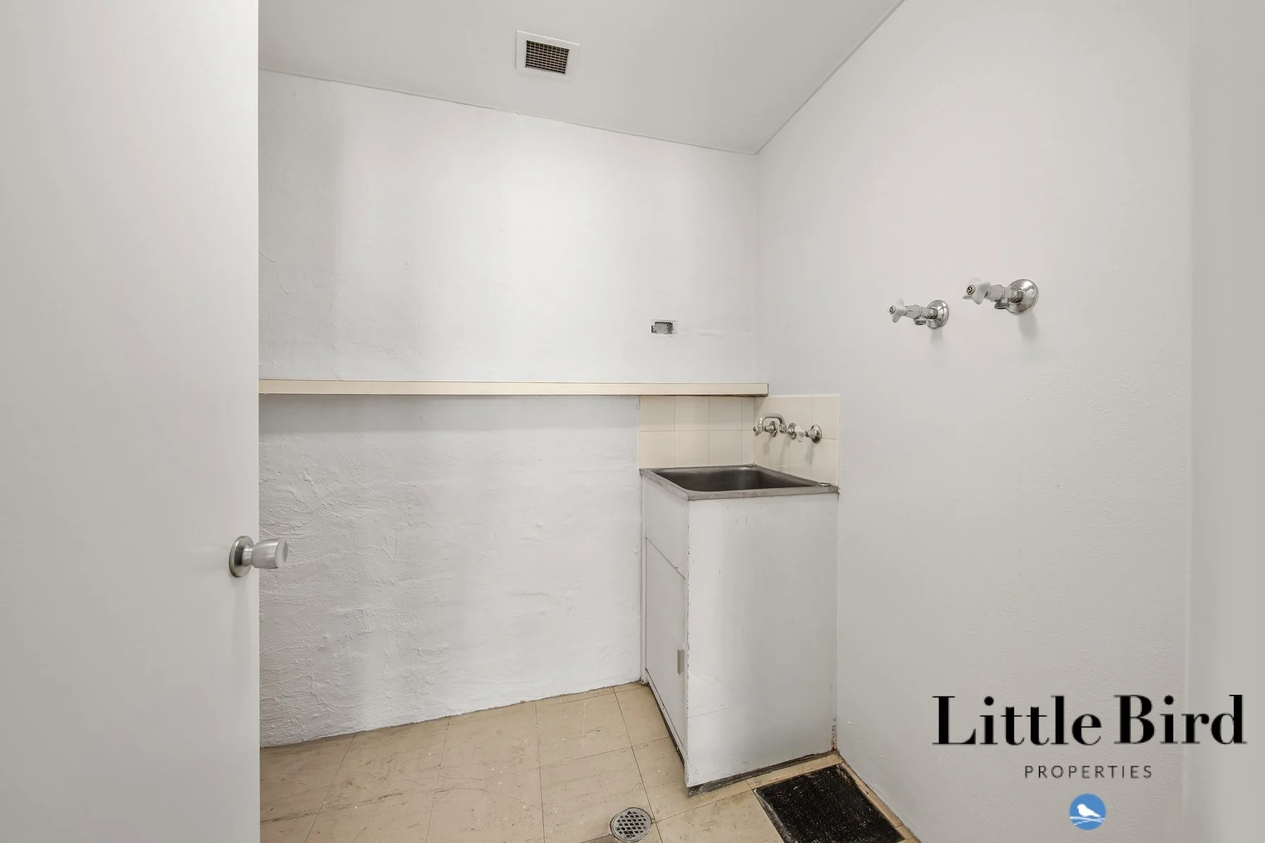 7_8 Giles St Griffith_14.jpg