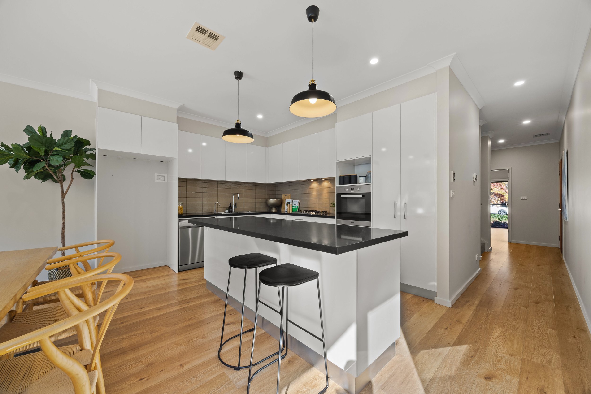 8B Lowanna St, Braddon ACT-019.jpg