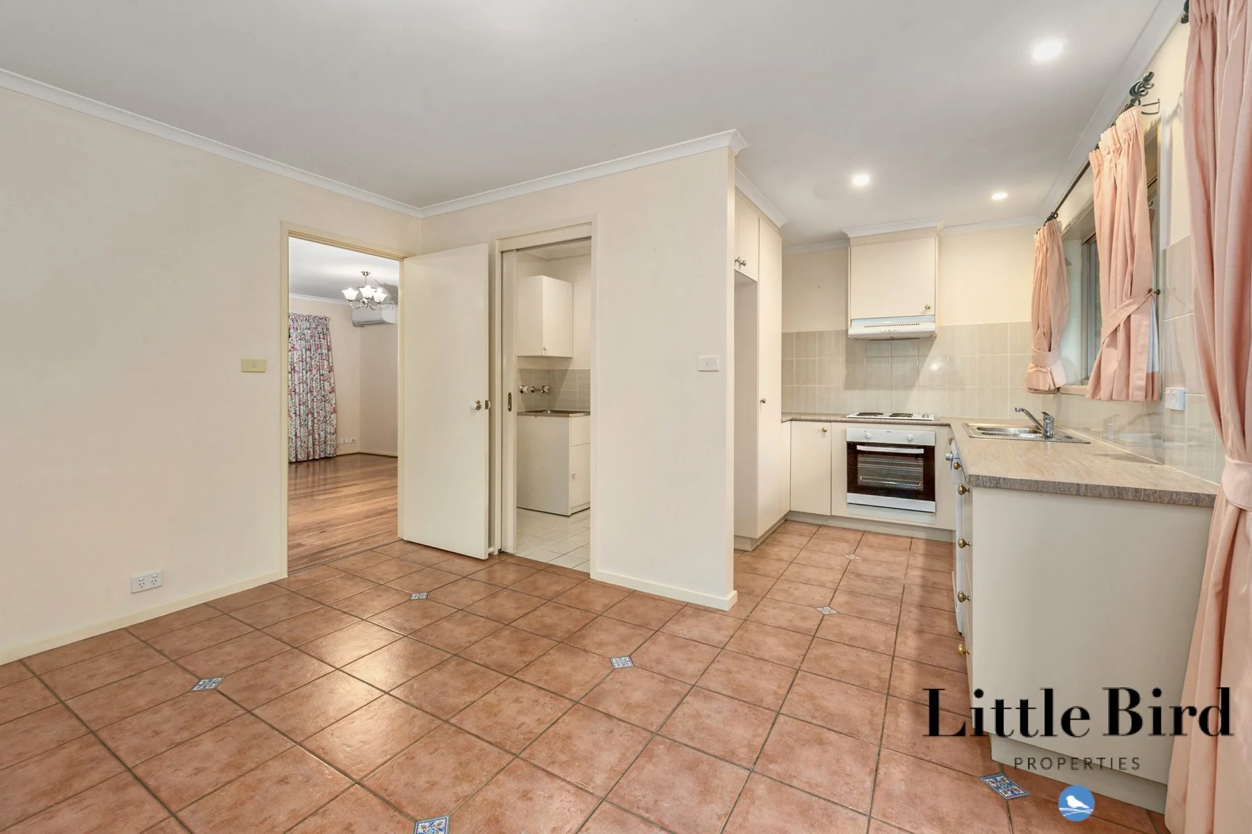 27_60 Copland Dr Evatt_9.jpg