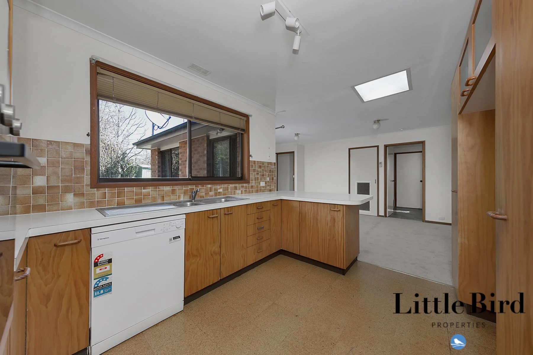96 Heagney Cres Chisholm_5.jpg