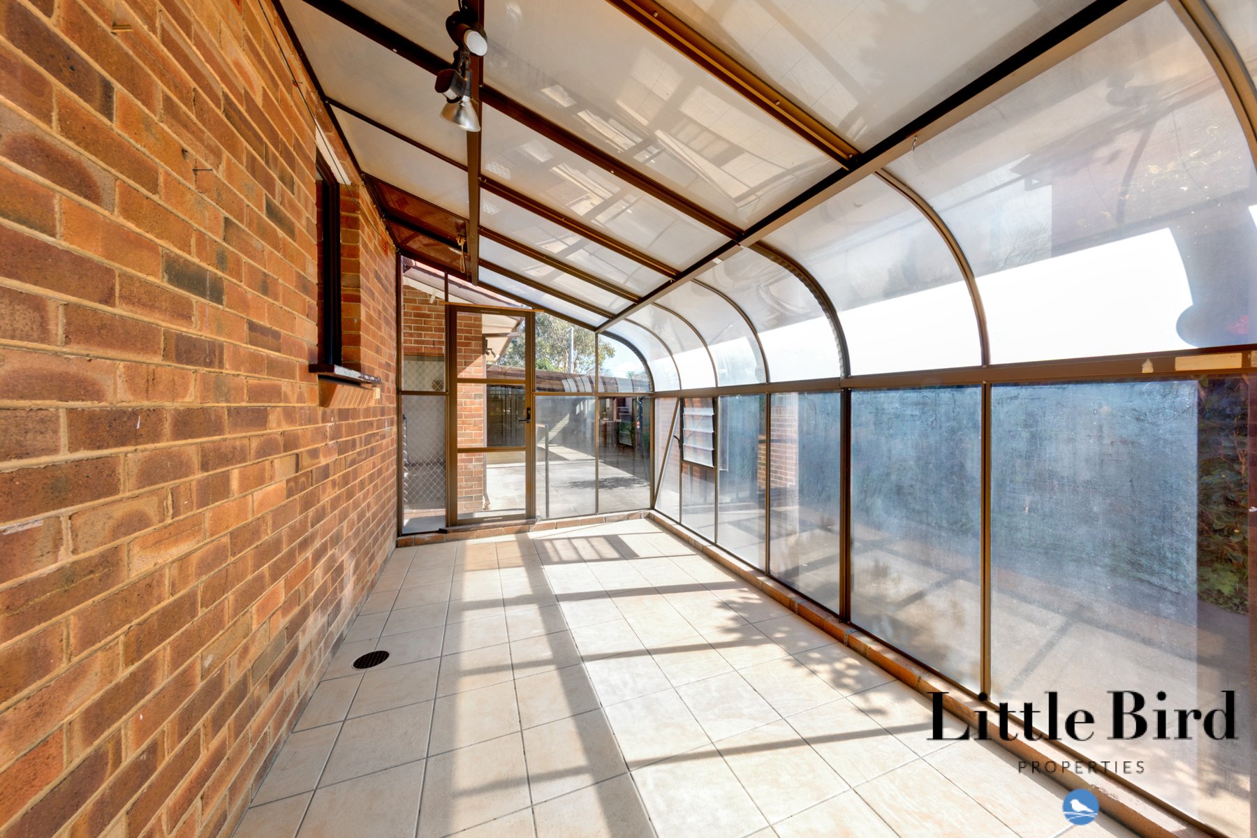 37 De Burgh st Lyneham_17.jpg