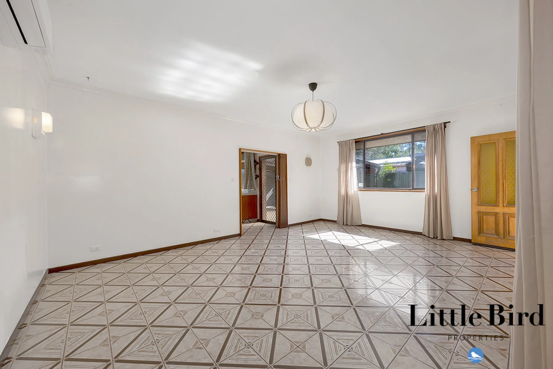 37 De Burgh st Lyneham_6.jpg