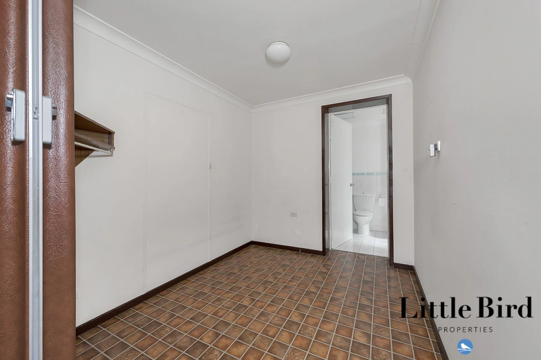 37 De Burgh st Lyneham_9.jpg