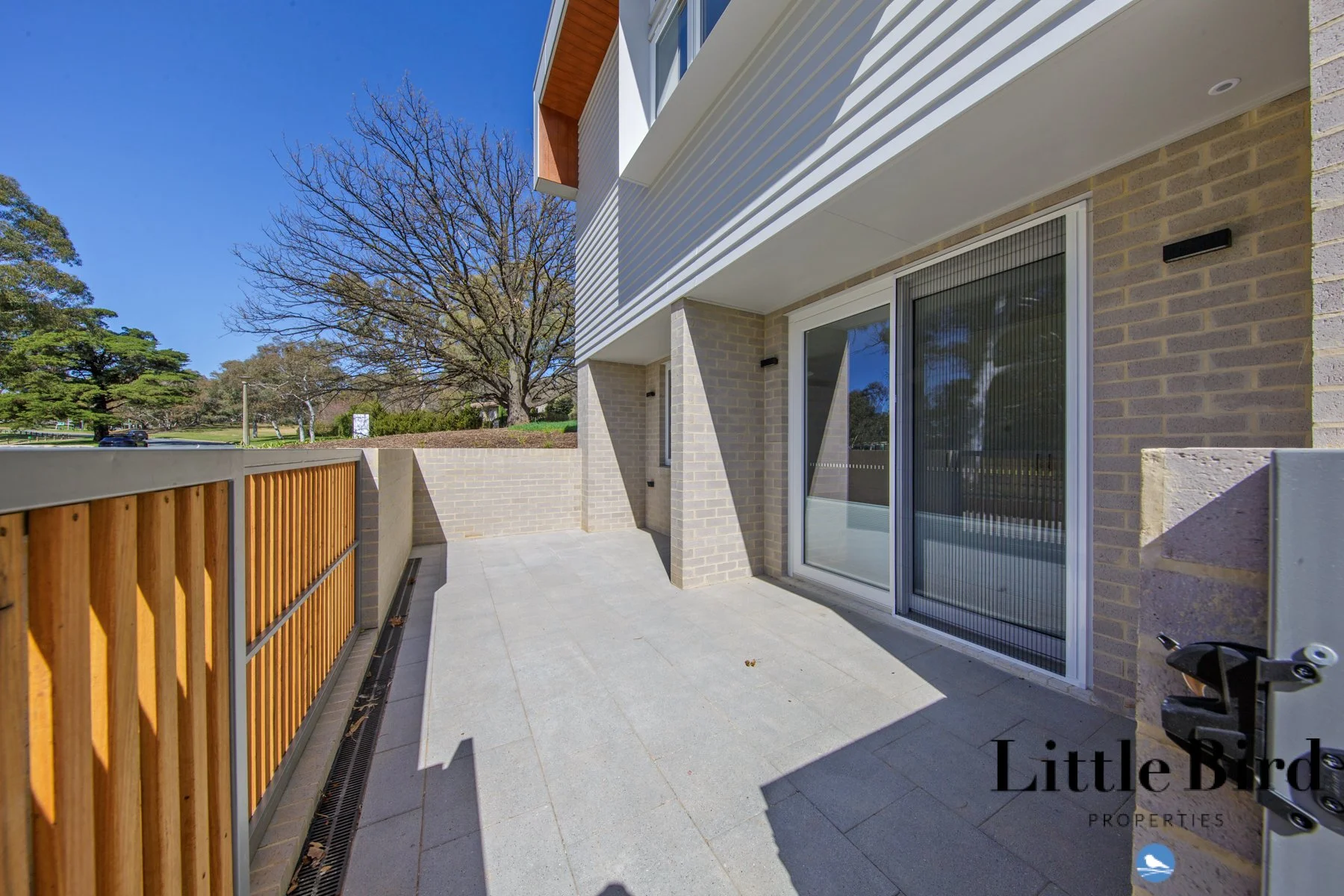 35 Stonehaven Cres Deakin_28.jpg
