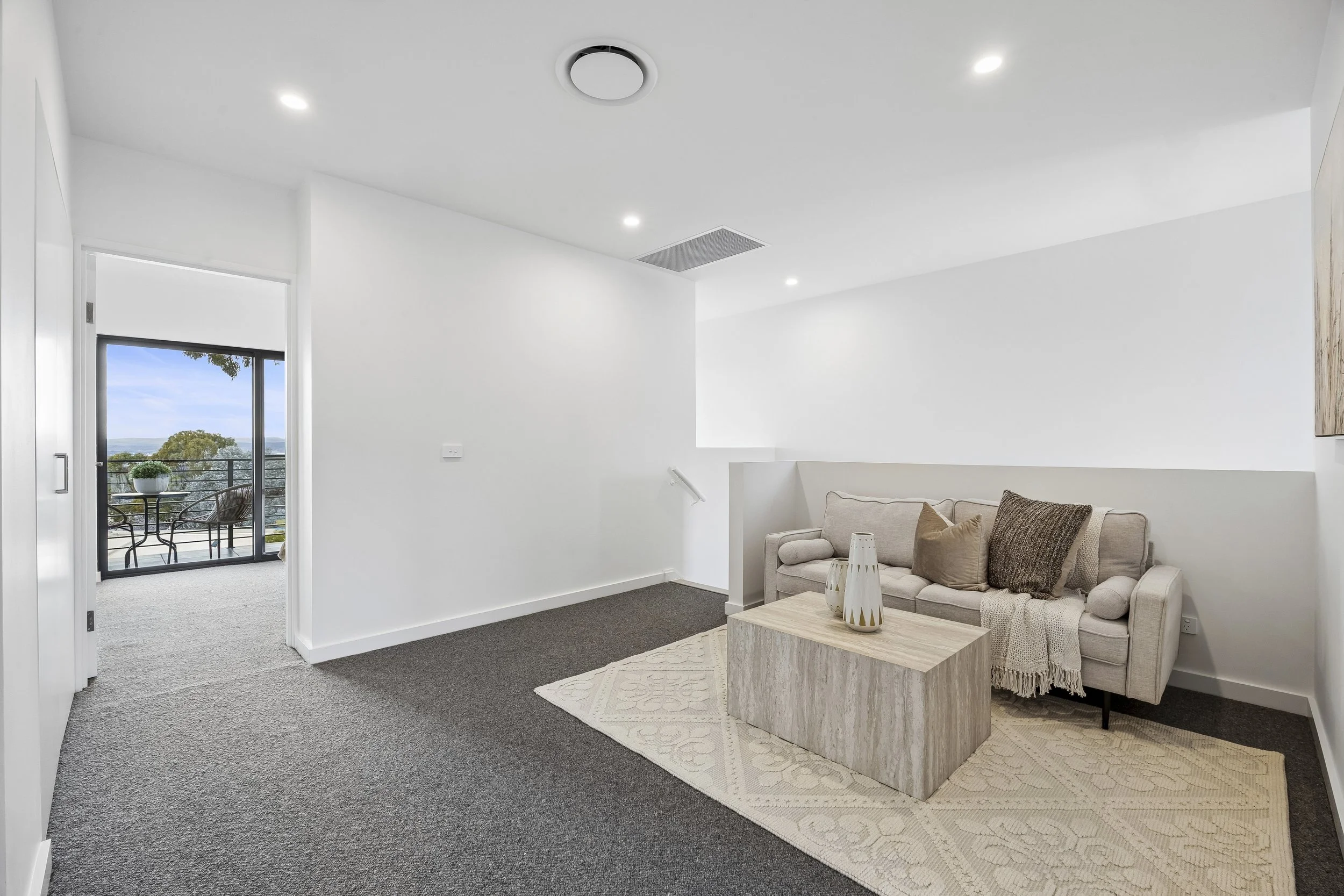 057_Open2view_ID1027783-12B_Leahy_Close__Narrabundah.jpg