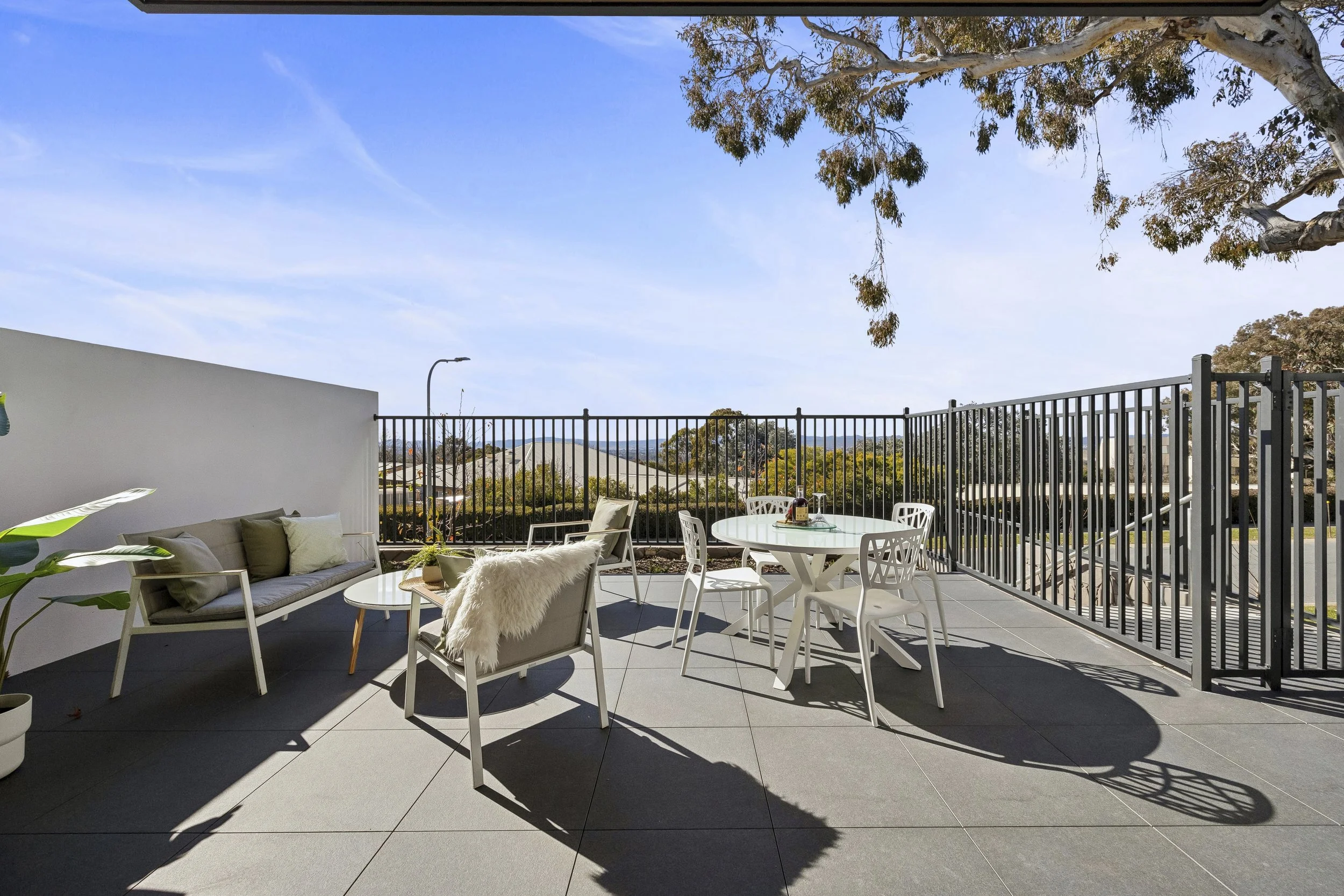 076_Open2view_ID1027783-12B_Leahy_Close__Narrabundah.jpg