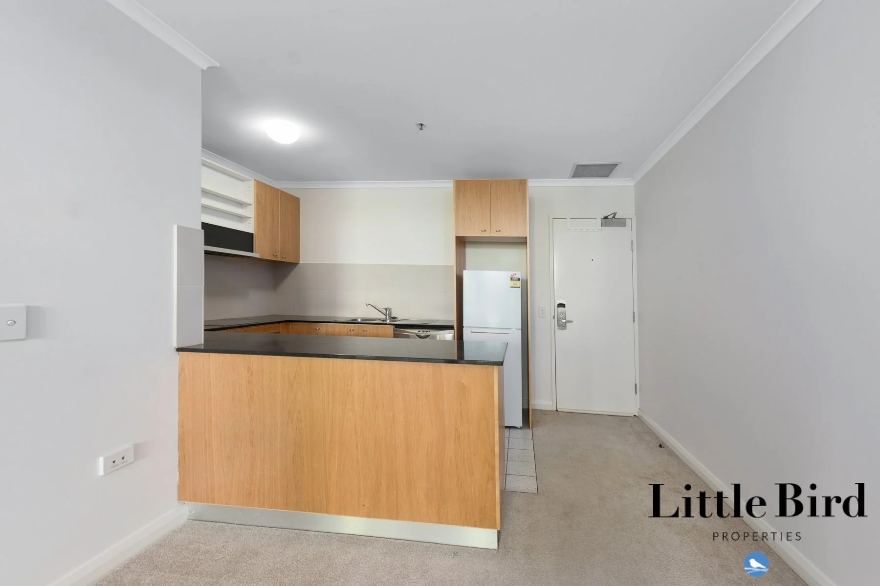 112_2 Akuna St City_7.jpg