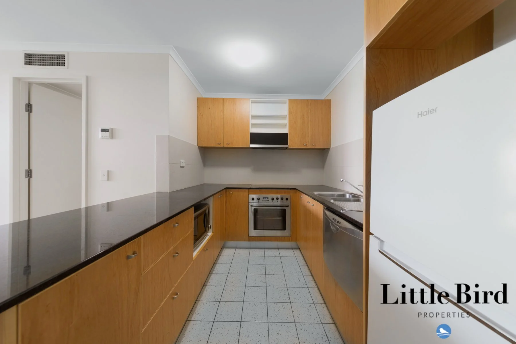 112_2 Akuna St City_9.jpg