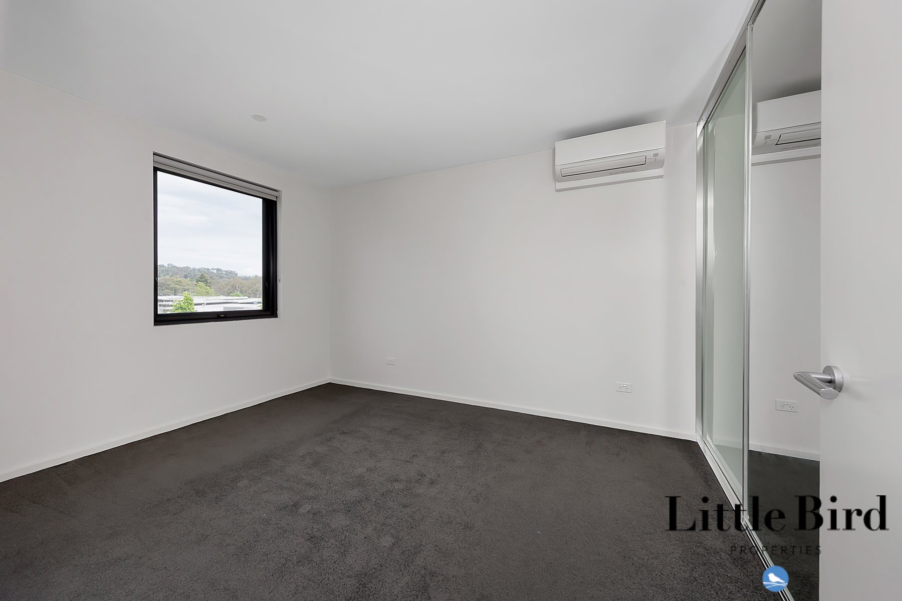 33_2 Henshall Way Macquarie_13.jpg