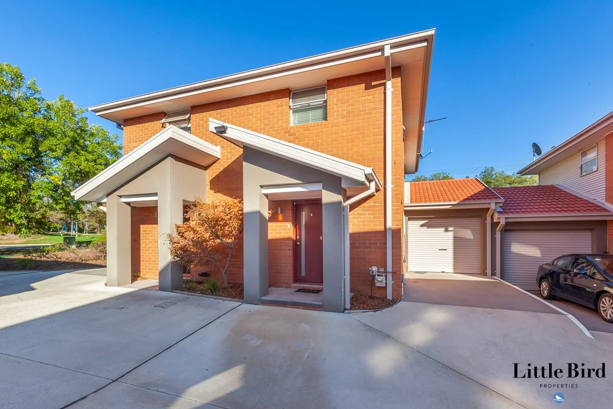 2/4 Taroona Place Lyons