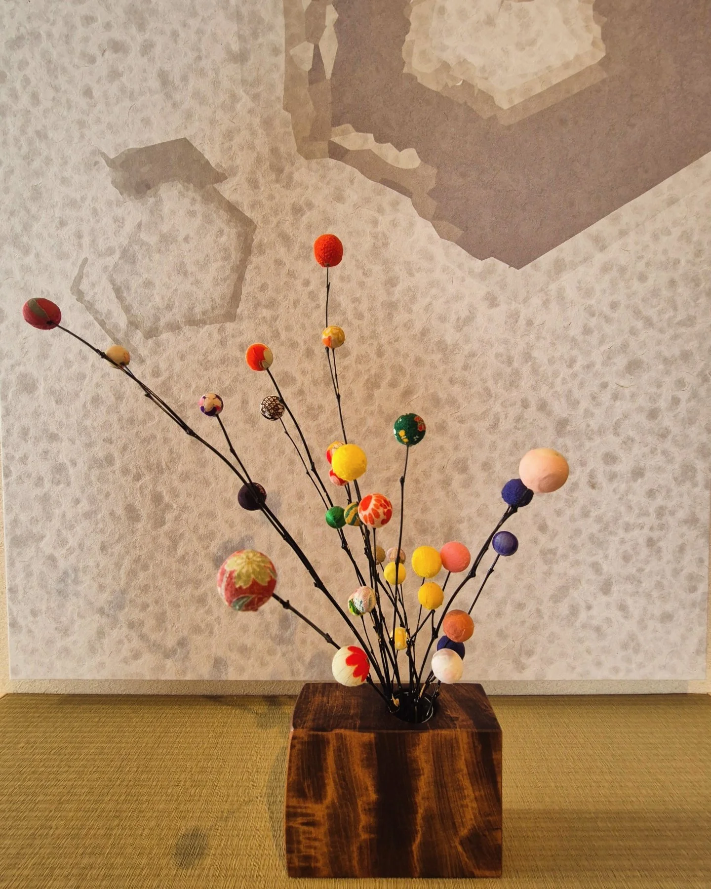 A pop of colour at this thoughtfully designed inn located in Japan's stunning snow country. 

#popofcolor #art #design #japan #akakuraonsen #travel #travelphotography #traveljapan #thejapanconcierge