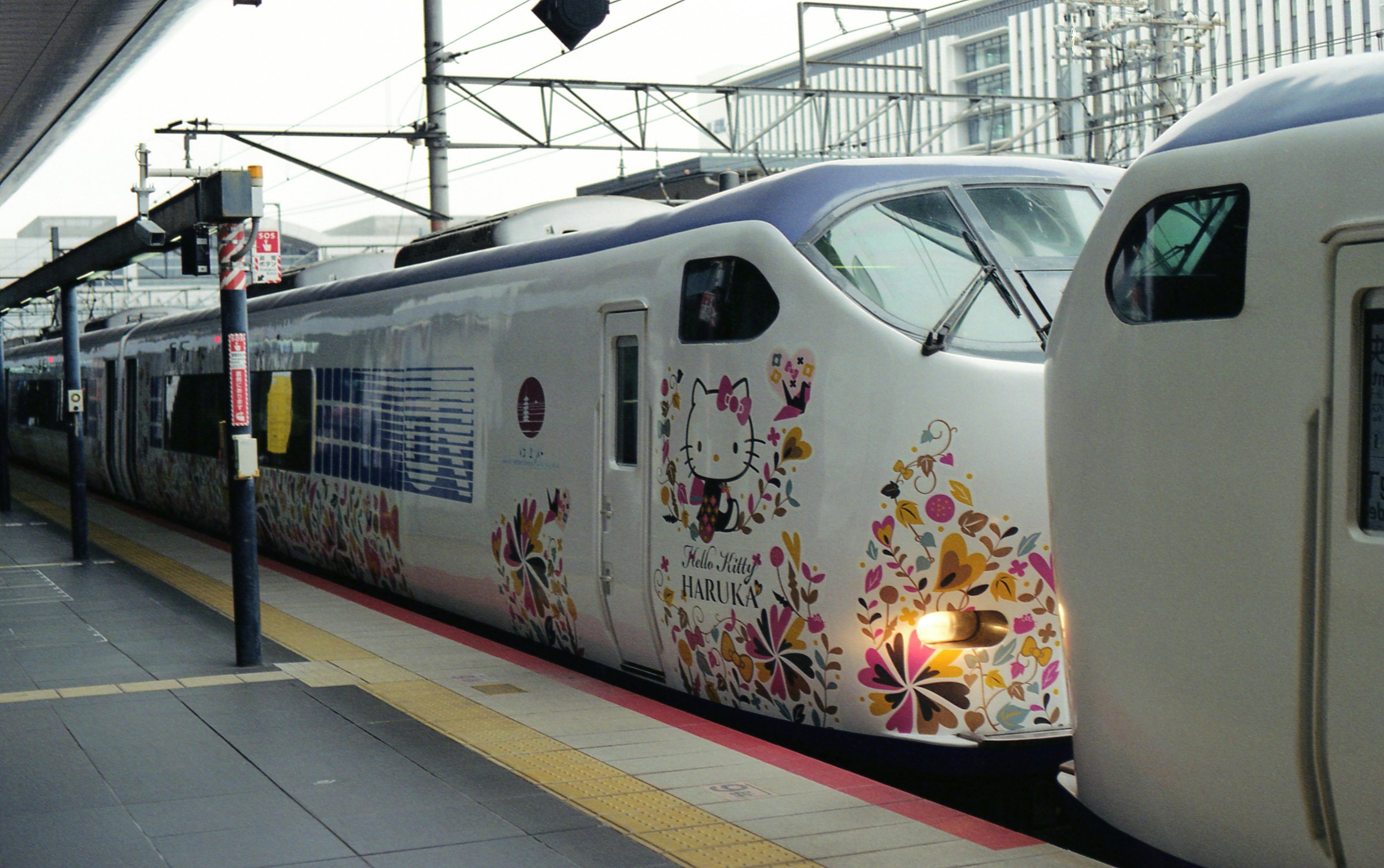 Hello Kitty Shinkansen Kyoto