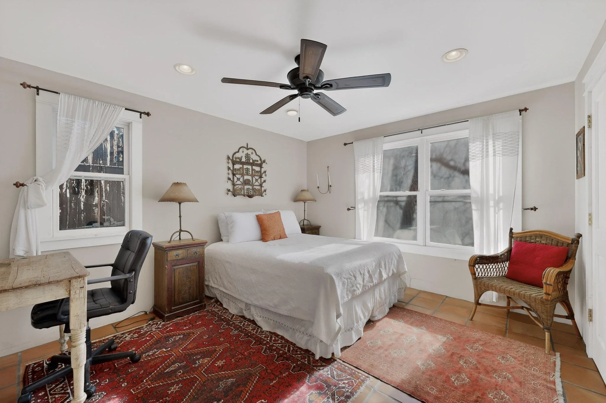 29-3D-Casas-723-Gildersleeve-St-Unit-C-12192025_075017.jpg