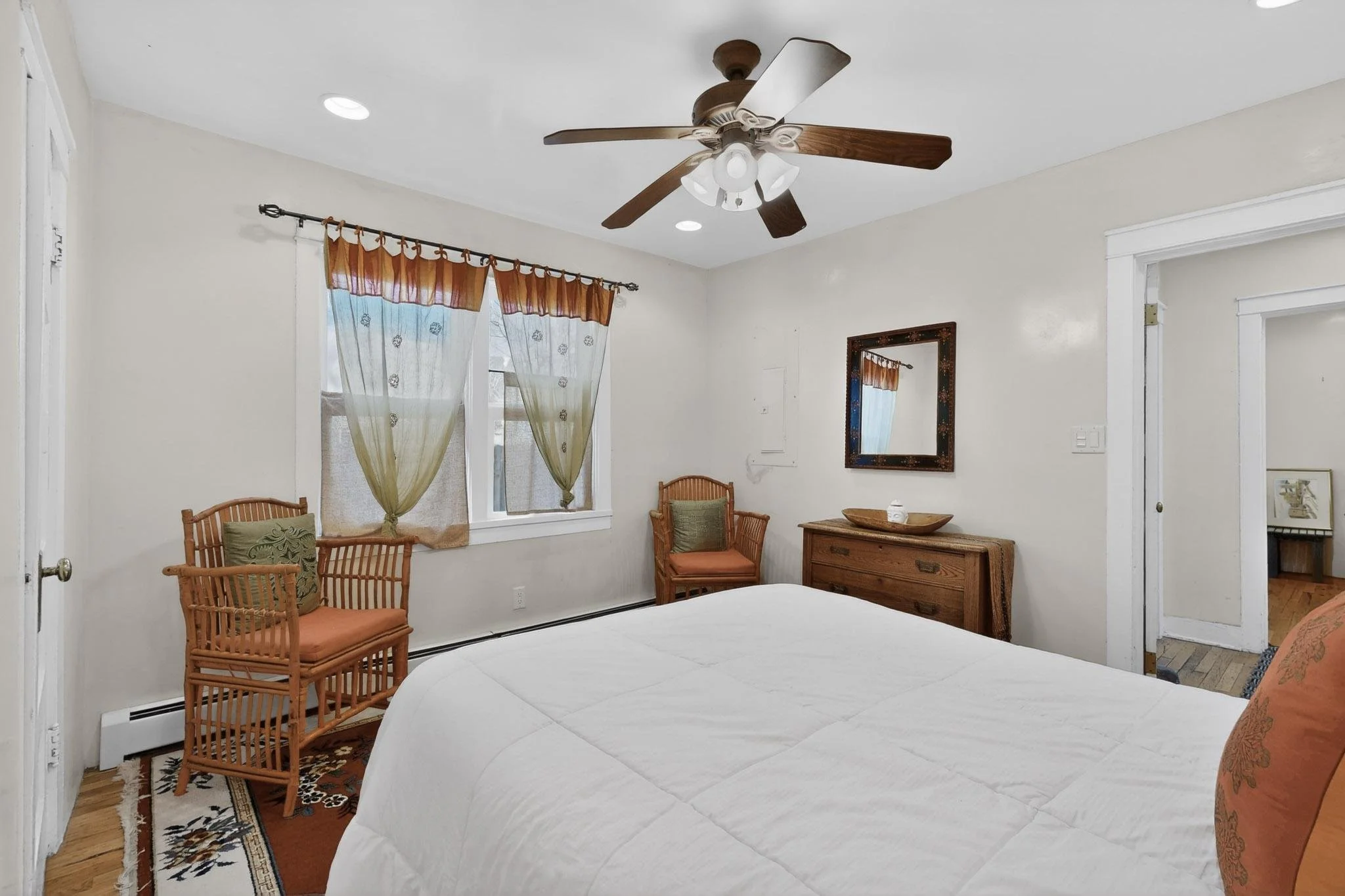 38-3D-Casas-723-Gildersleeve-St-Unit-C-12192025_075612.jpg