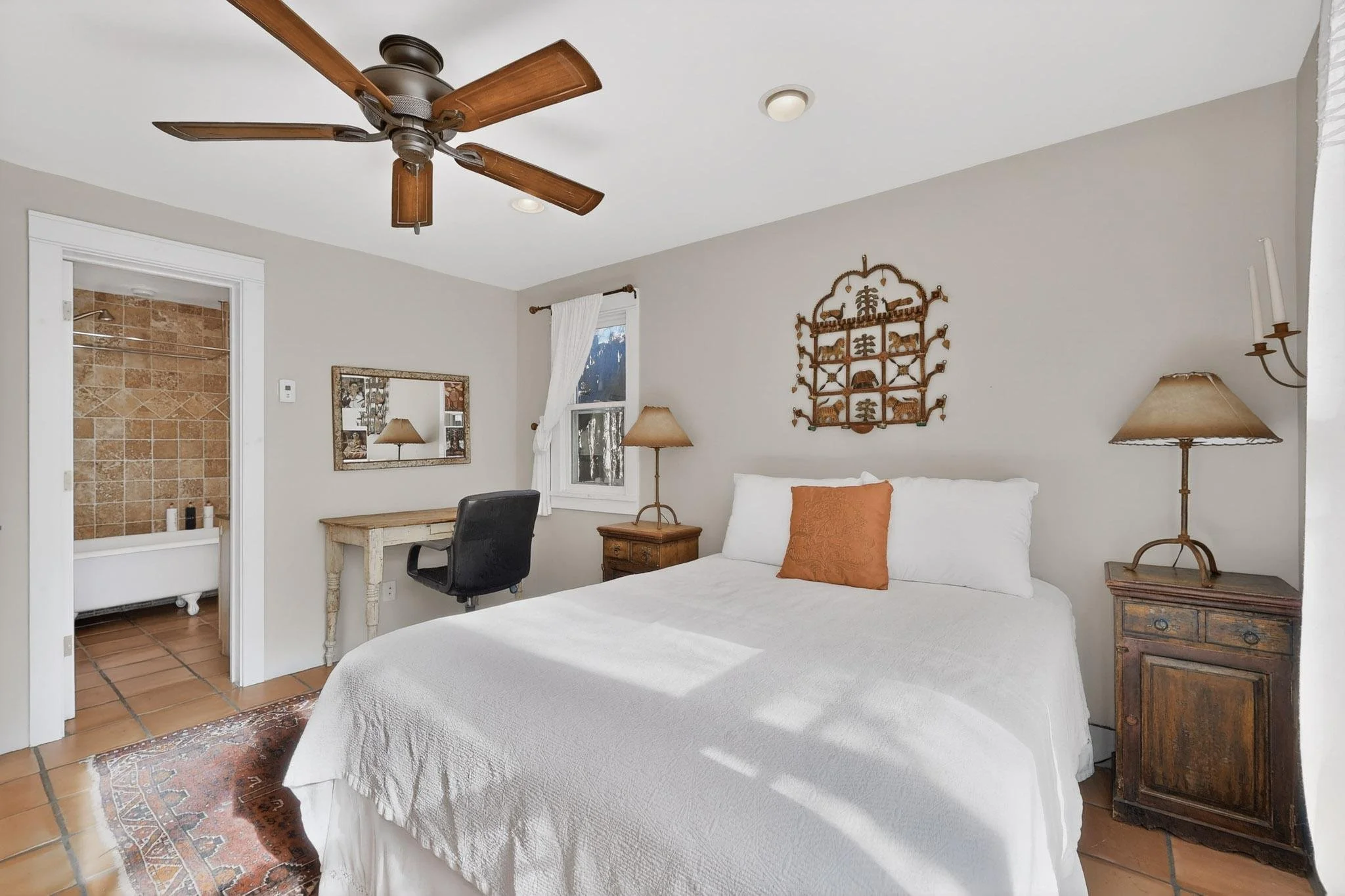 30-3D-Casas-723-Gildersleeve-St-Unit-C-12192025_075043.jpg