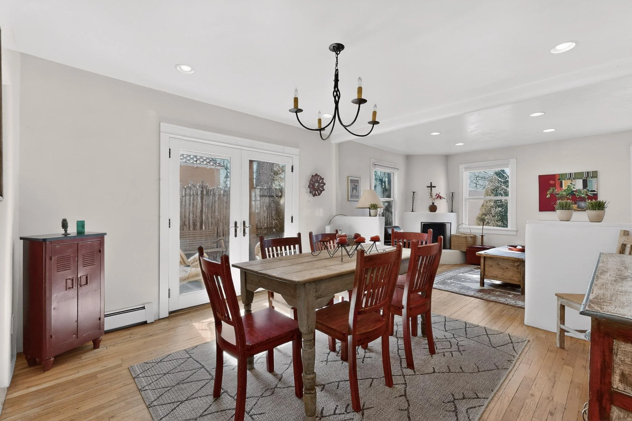 17-3D-Casas-723-Gildersleeve-St-Unit-C-12192025_074618.jpg