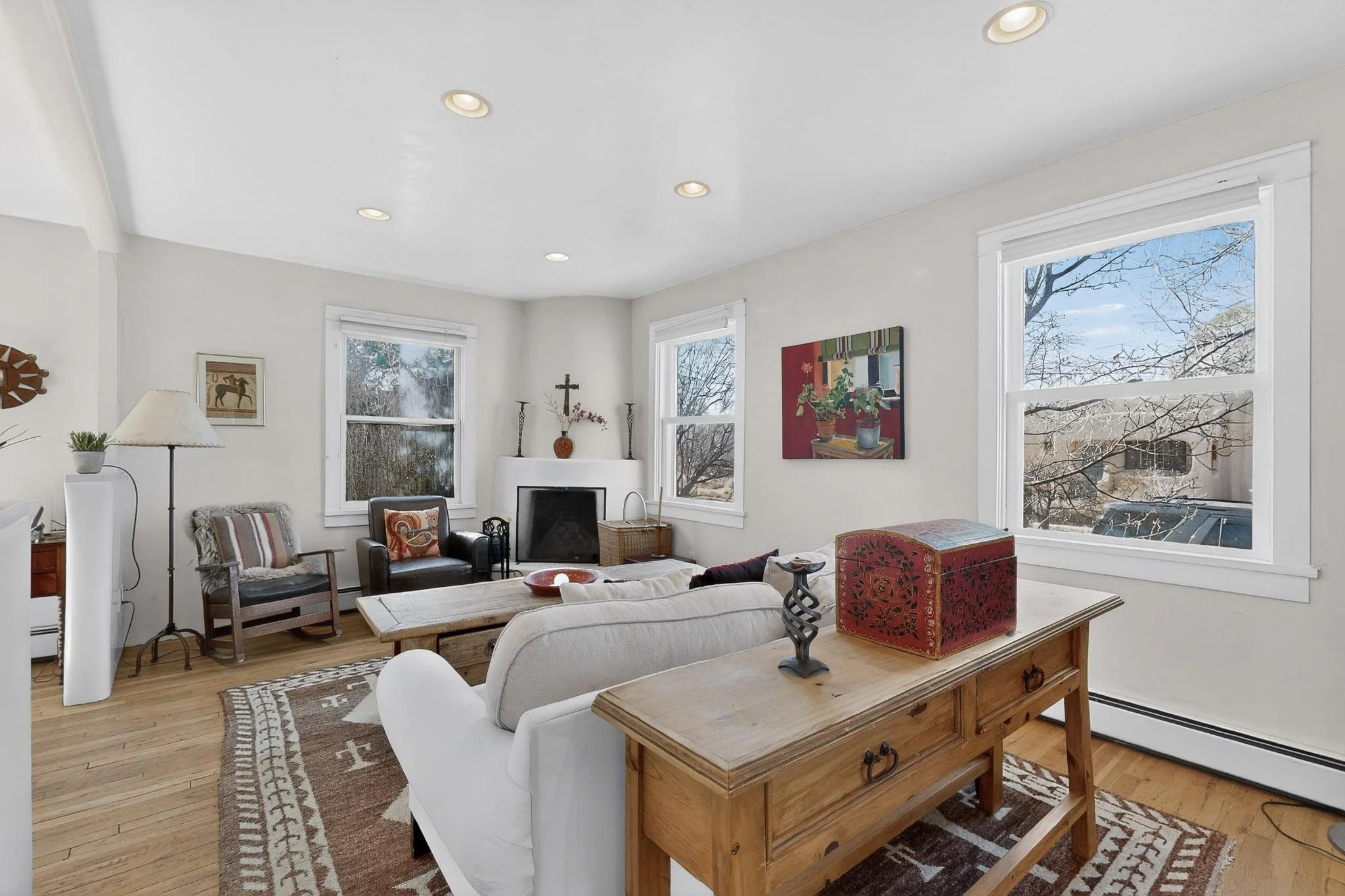 13-3D-Casas-723-Gildersleeve-St-Unit-C-12192025_074415.jpg