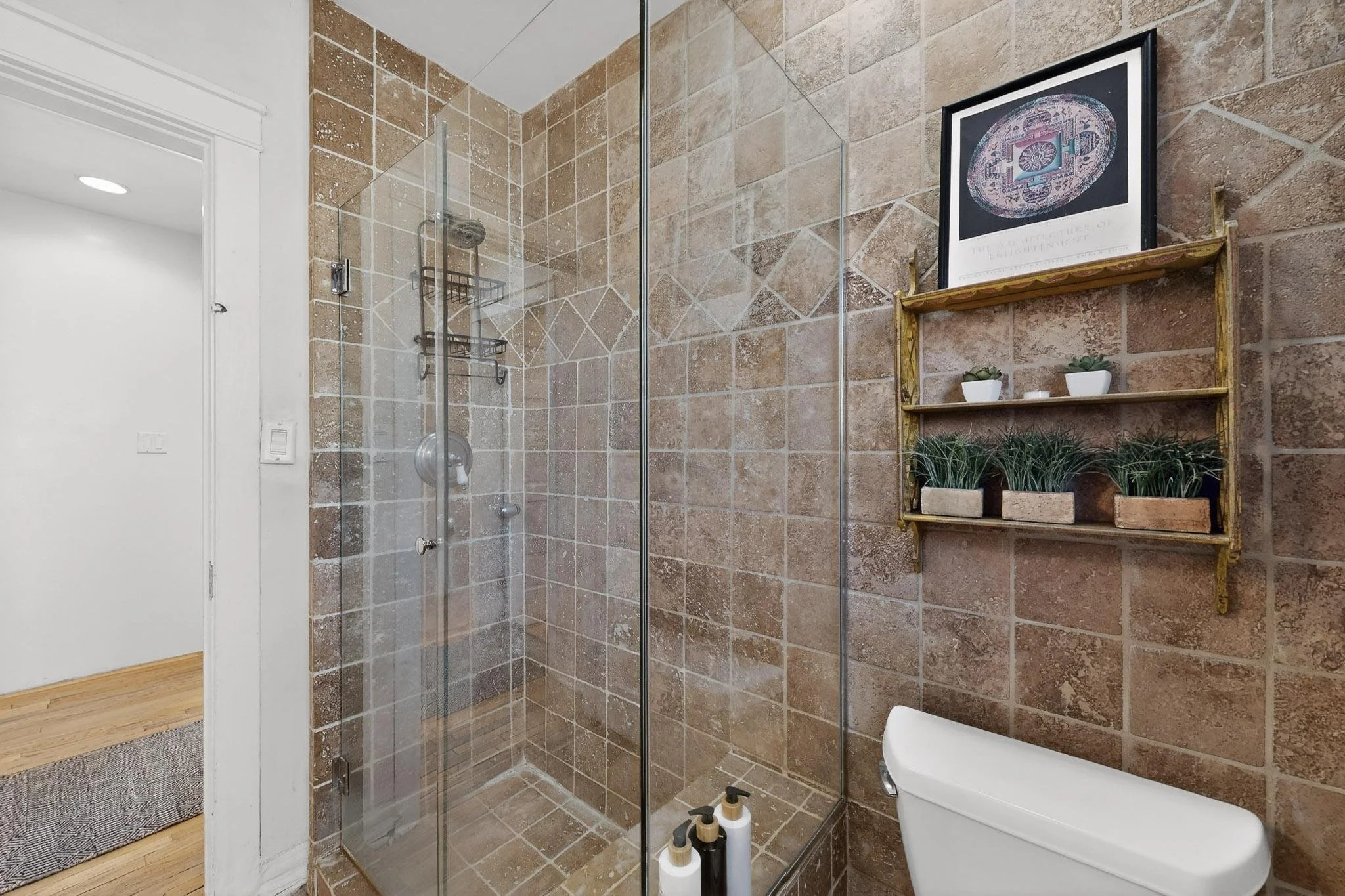 28-3D-Casas-723-Gildersleeve-St-Unit-C-12192025_075442.jpg