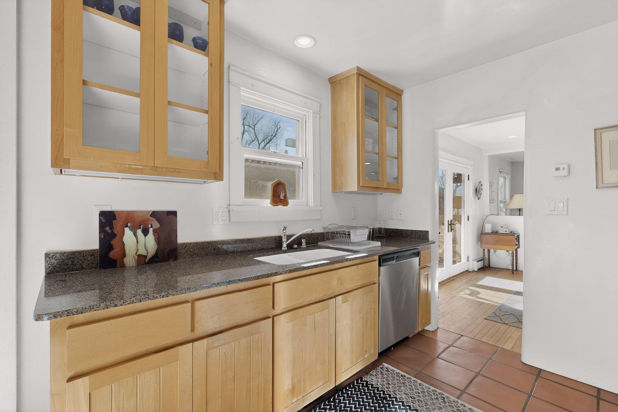 24-3D-Casas-723-Gildersleeve-St-Unit-C-12192025_075919.jpg