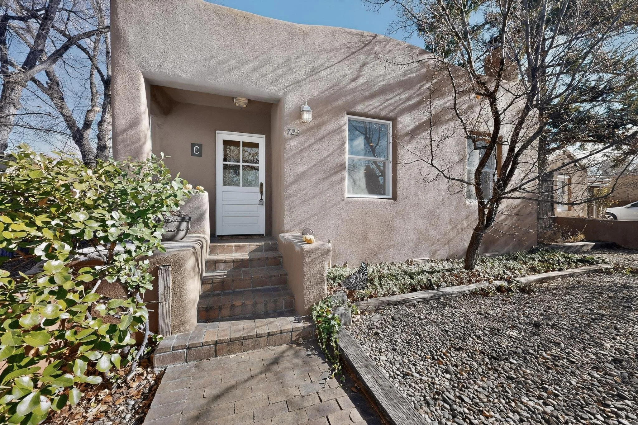 11-3D-Casas-723-Gildersleeve-St-Unit-C-12192025_080843.jpg