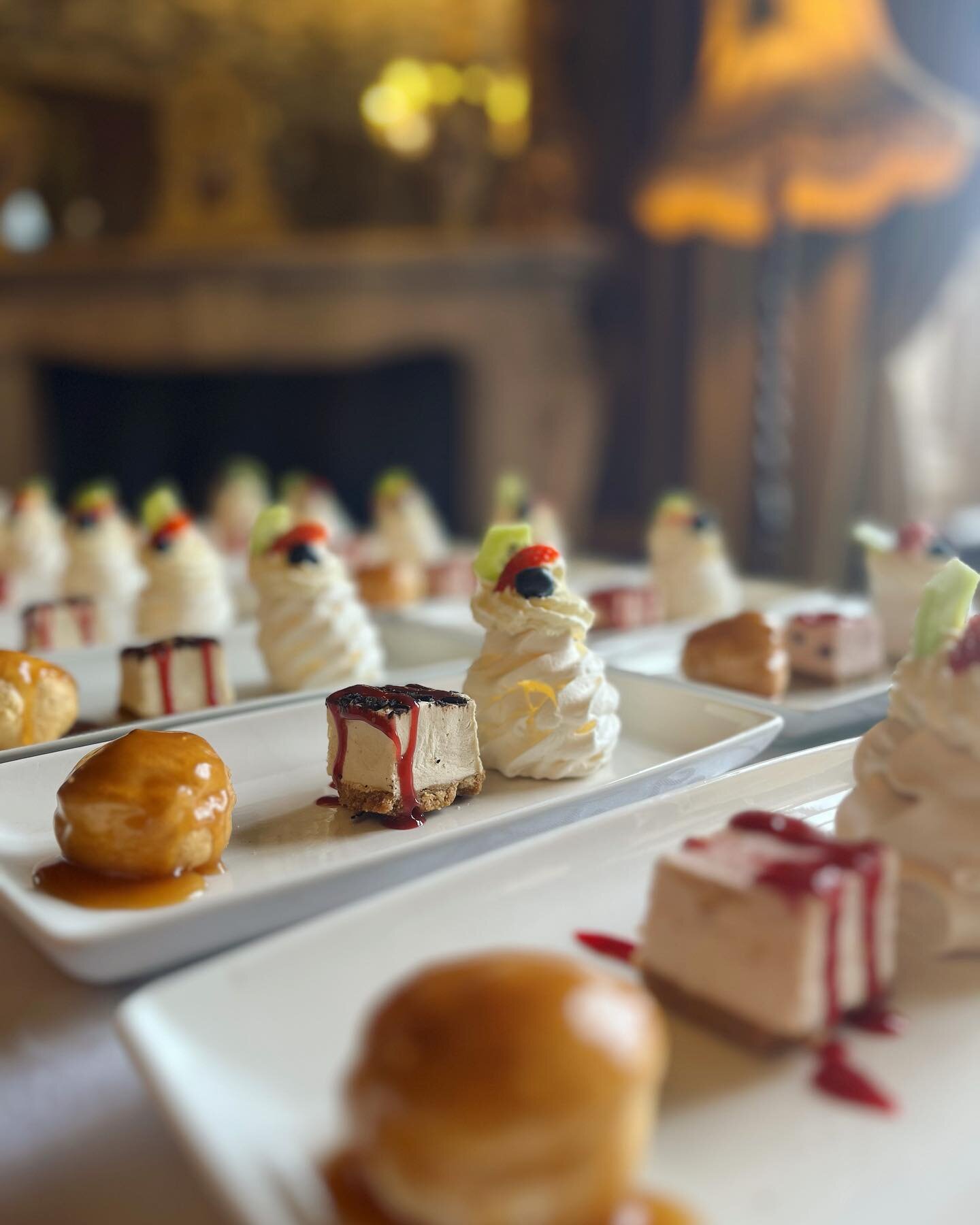 How good do our trio of desserts look for a wedding we had recently? 😍 3 of of our absolute favs - profiteroles, cheesecake and pavlova.

Opting for a trio as your dessert is an excellent way to offer guests a variety of sweet options and are a must