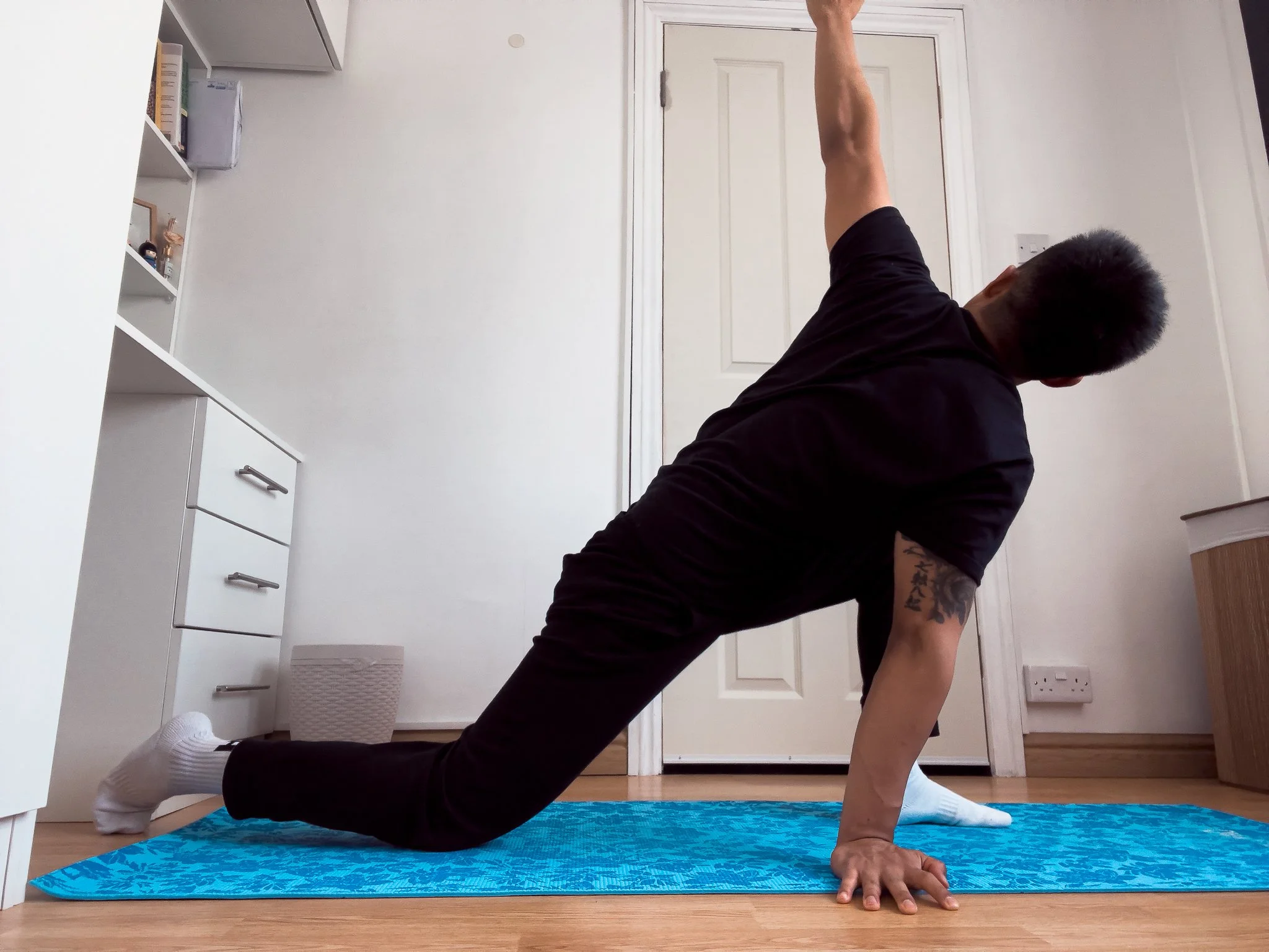 3 Habits That Will Prevent Hip Pain From Sitting Too Much — SABIN RAI