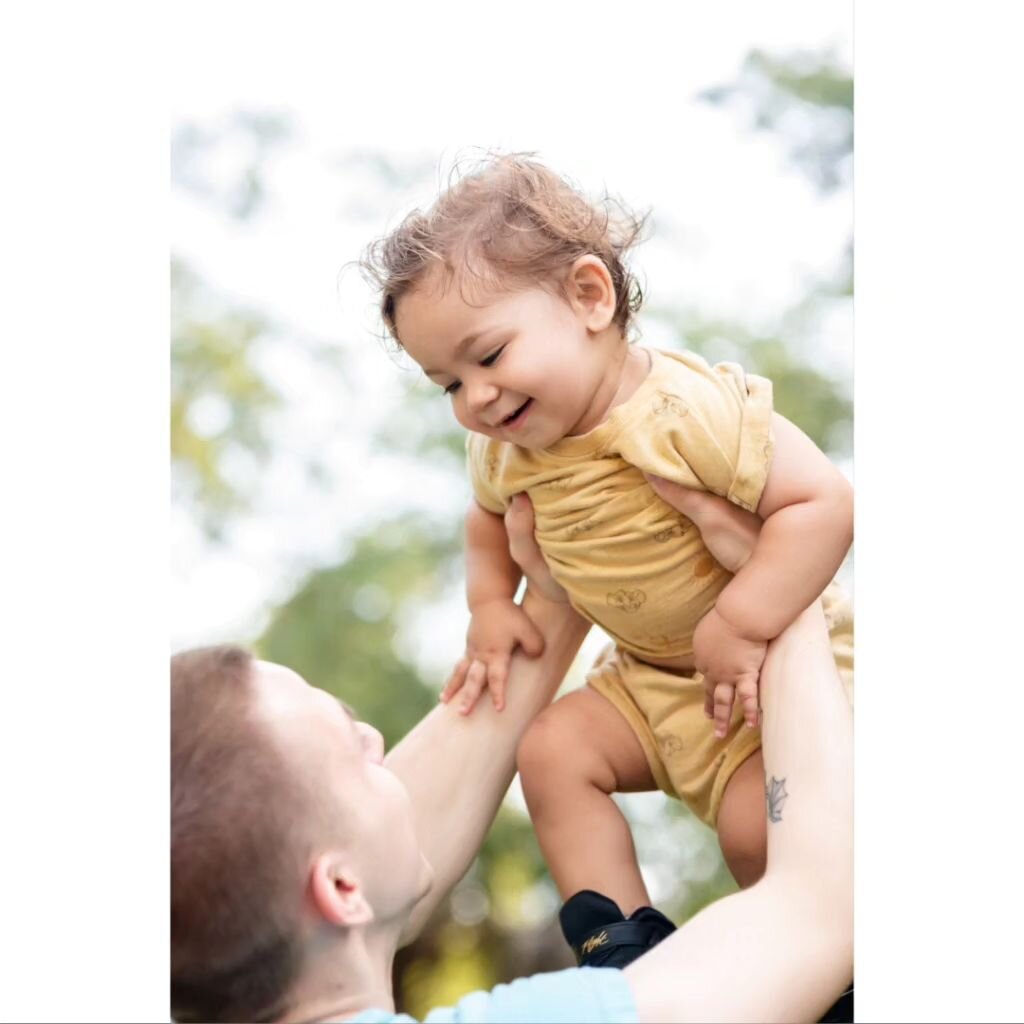 I love daddy and kiddo shots.  Dad's eyes always light up during a session when I ask if they want to toss their kids in the air.  Let's have some fun while we get the shots mom will love!  #evanothphotography #invernessflphotographer