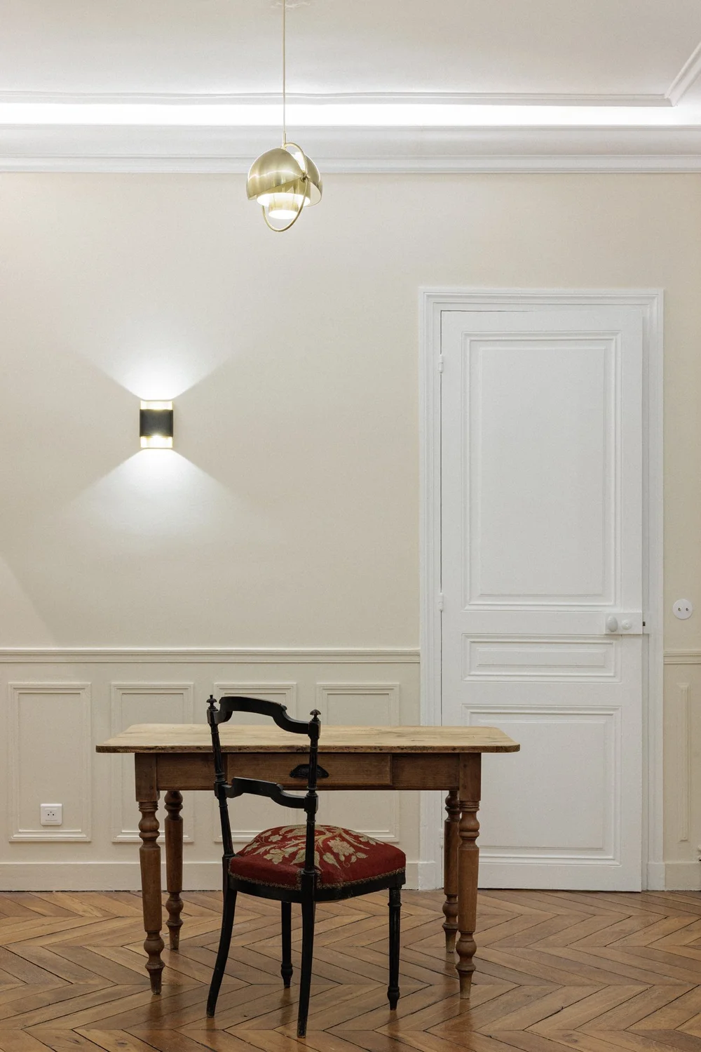 Appartement haussmannien rénové à Paris, enfilade et parquet point de Hongrie
