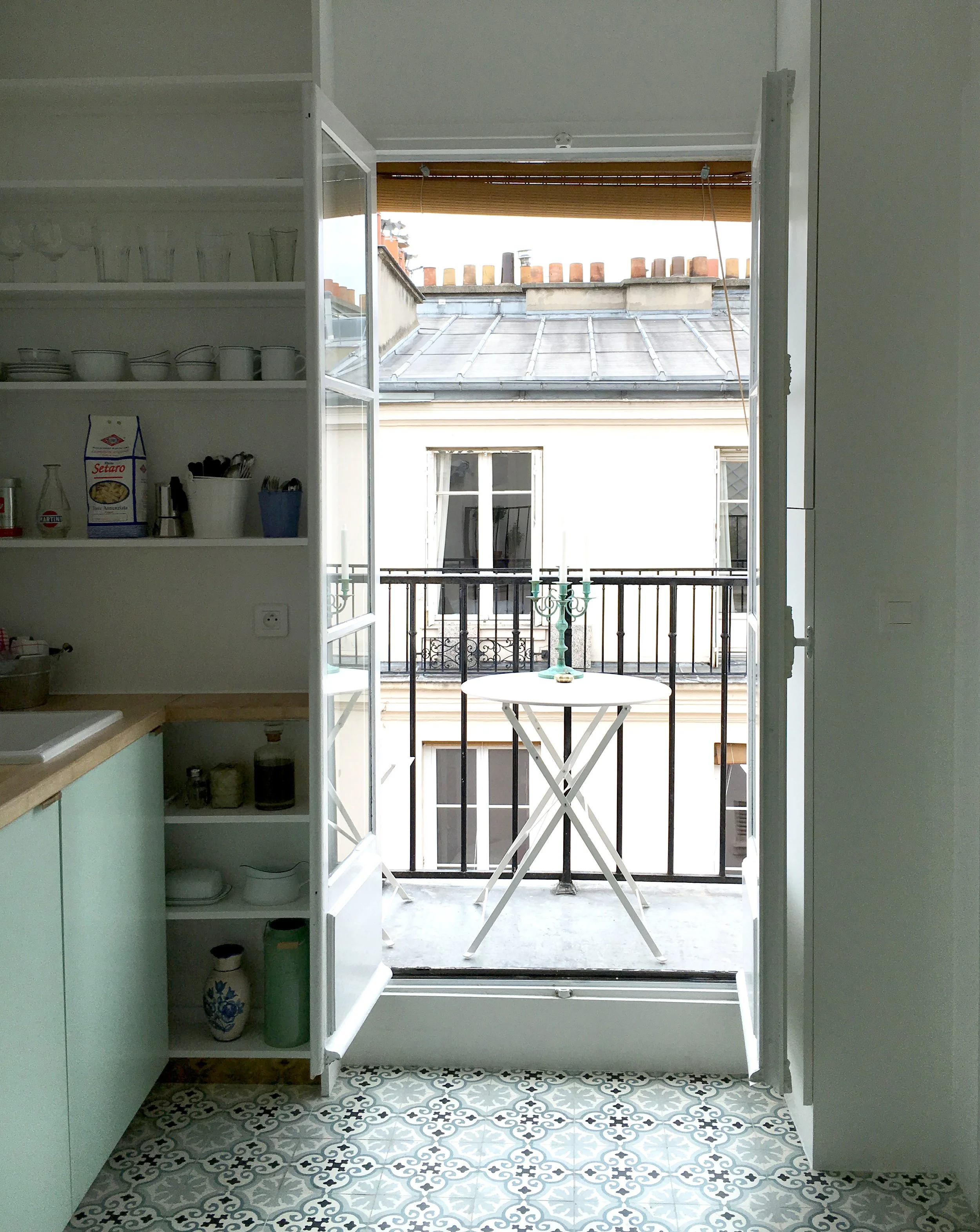 petit-studio-balcon-paris-architecture-interieure-bea-buehler.jpg