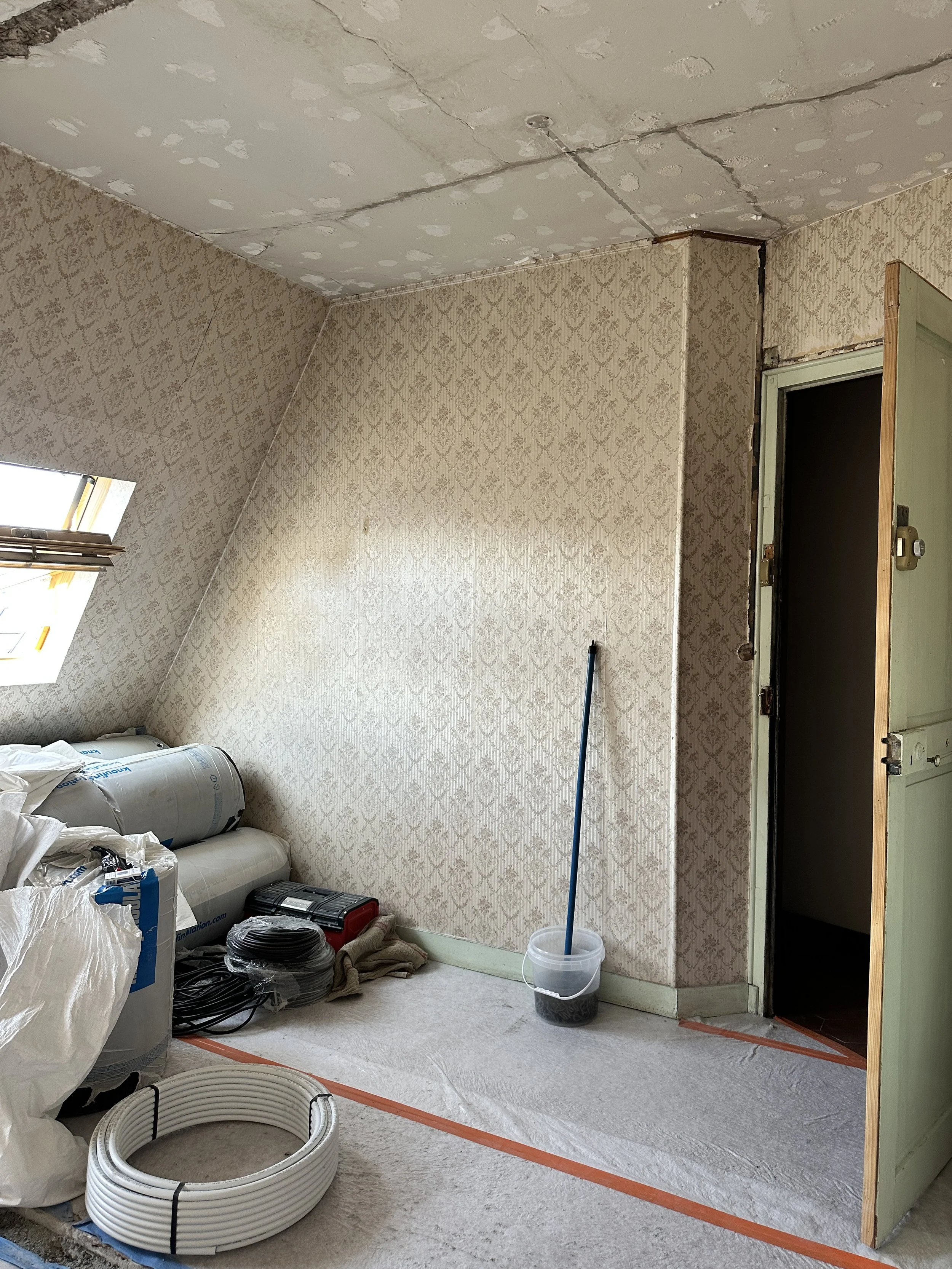 construction-site-paris-renovation-bea-buehler2.JPG