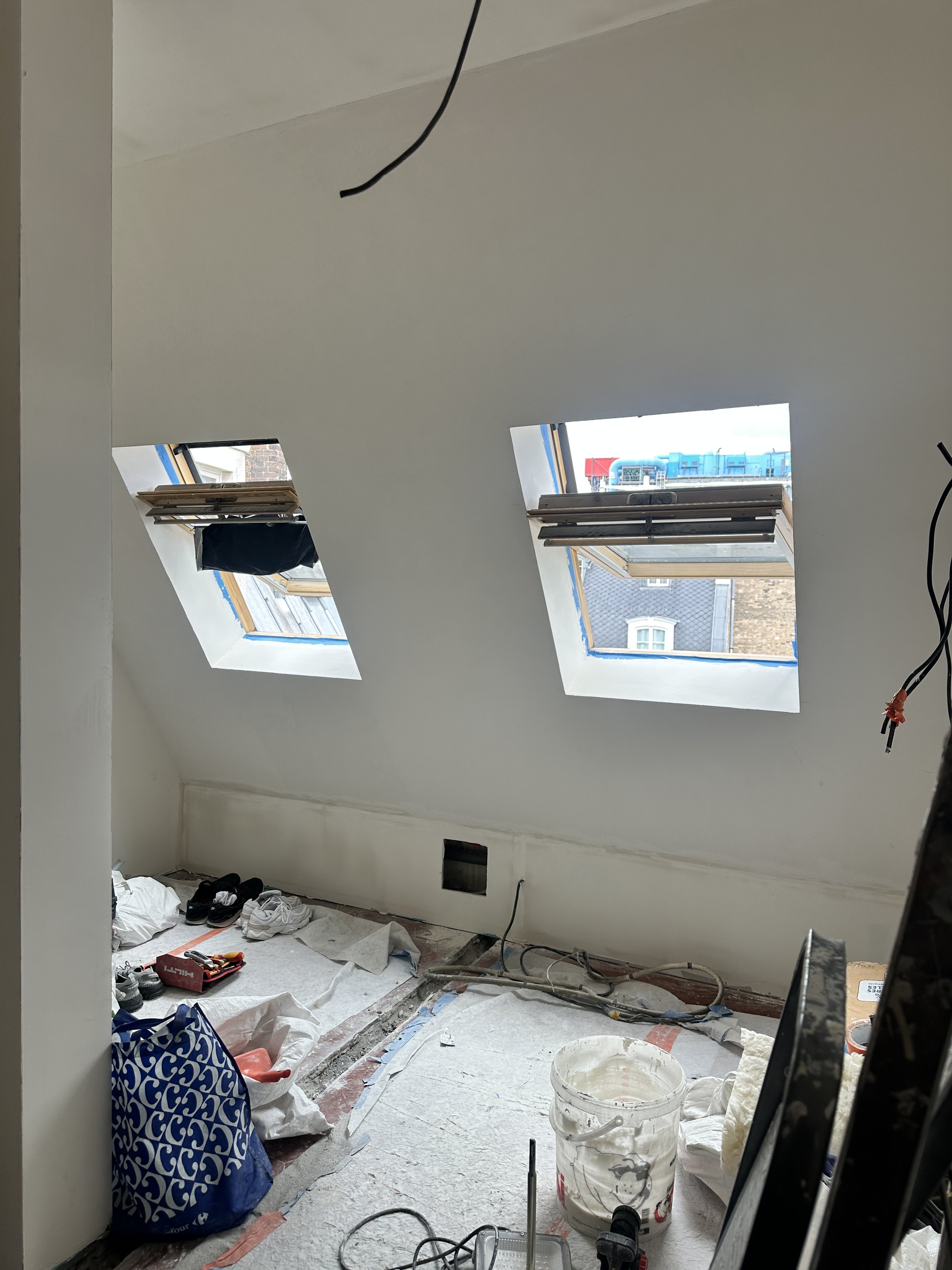 small-studio-renovation-paris-beaubourg-bea-buehler16.JPG