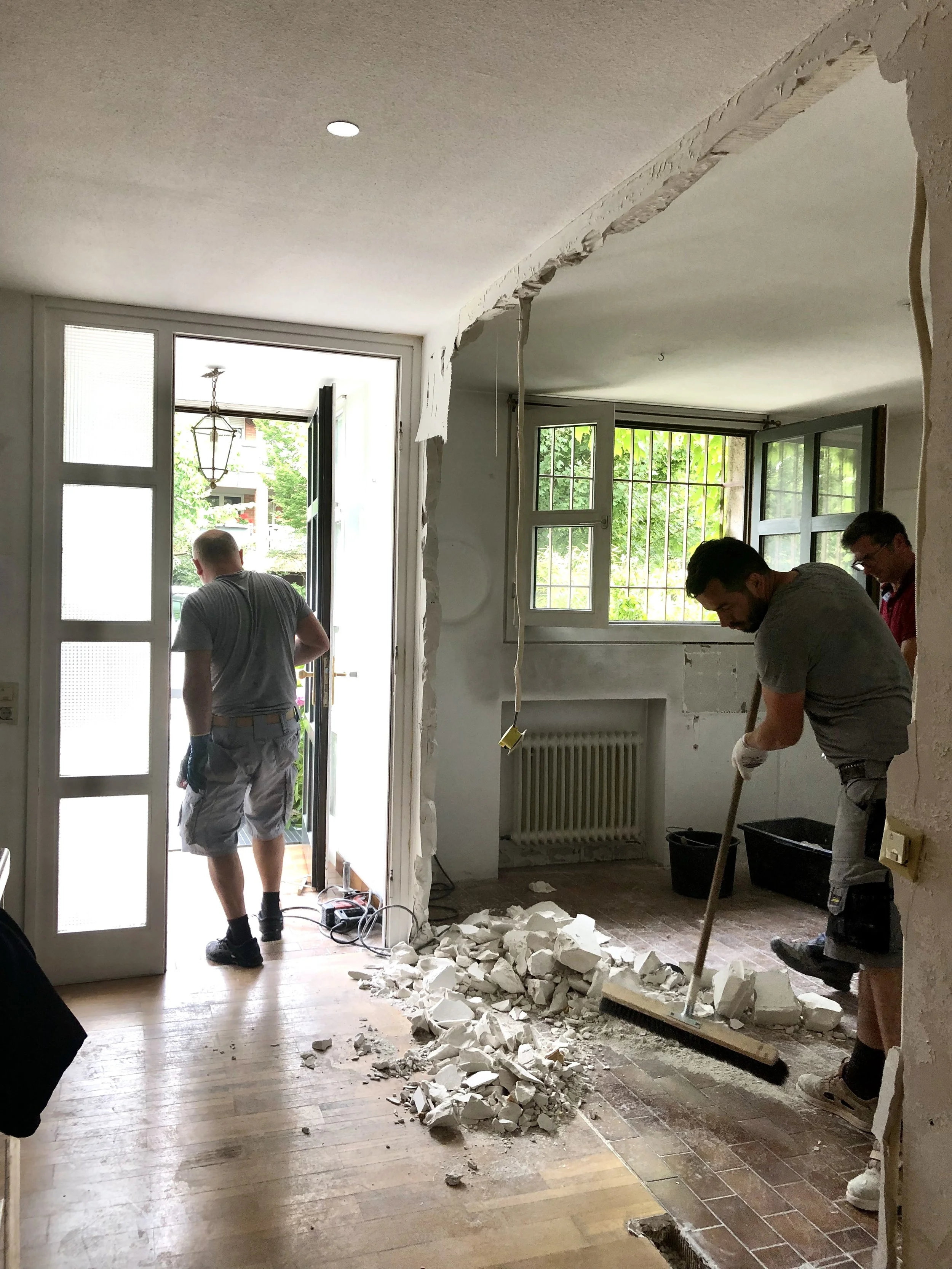 Chantier : dépose de l'ancien accès pour ouvrir la cuisine sur le reste de la maison